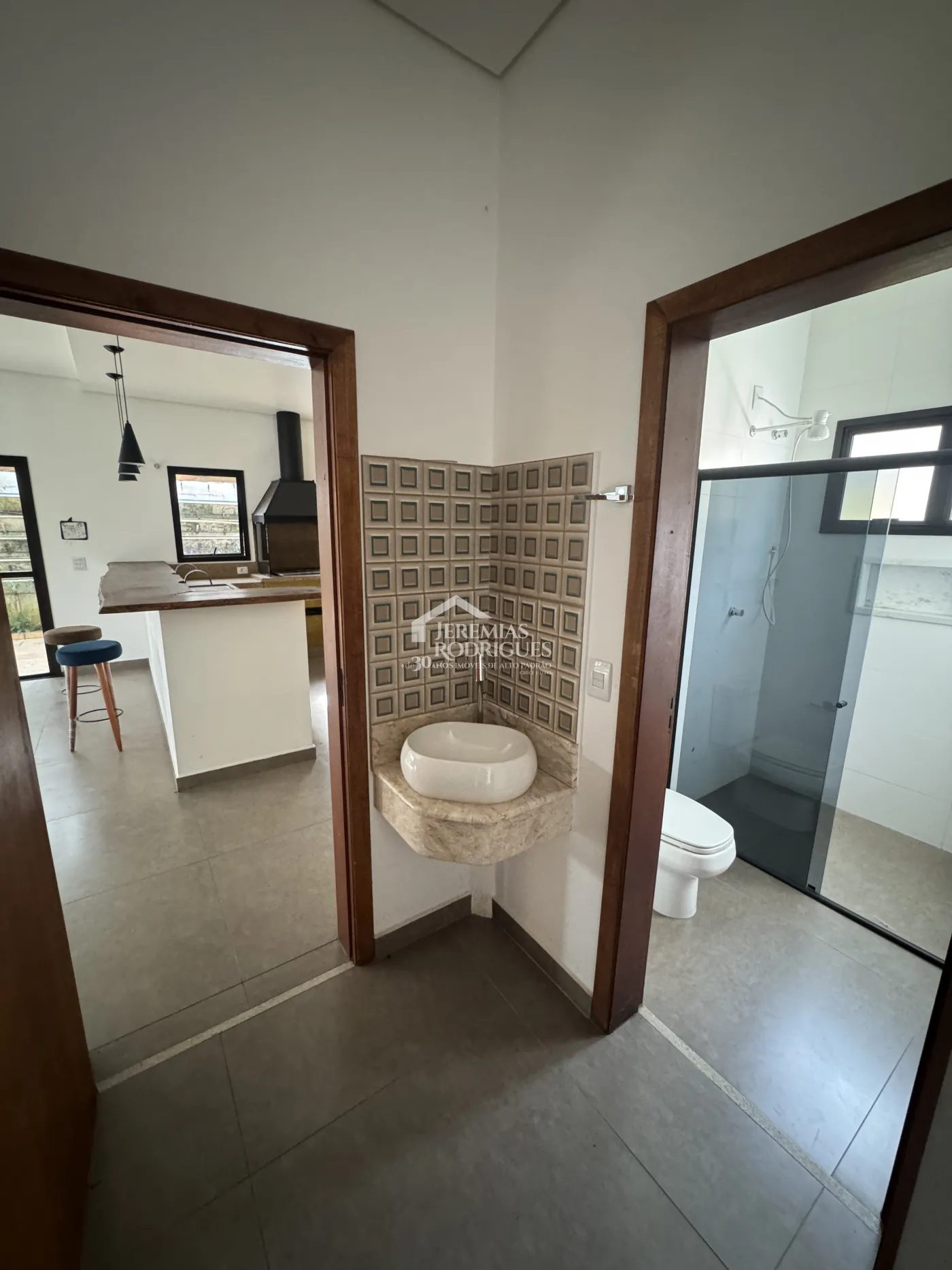 Casa para venda e locação com 4 suítes no Condomínio Village Splendore em Pindamonhangaba/SP.