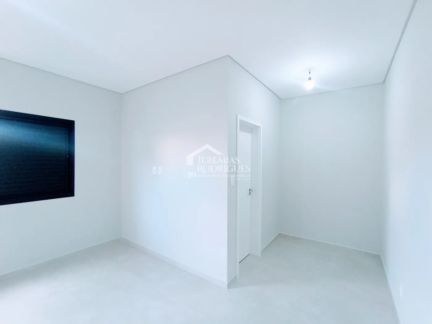 Casa à venda com 3 suítes no Condomínio Ouro Ville em Taubaté/SP