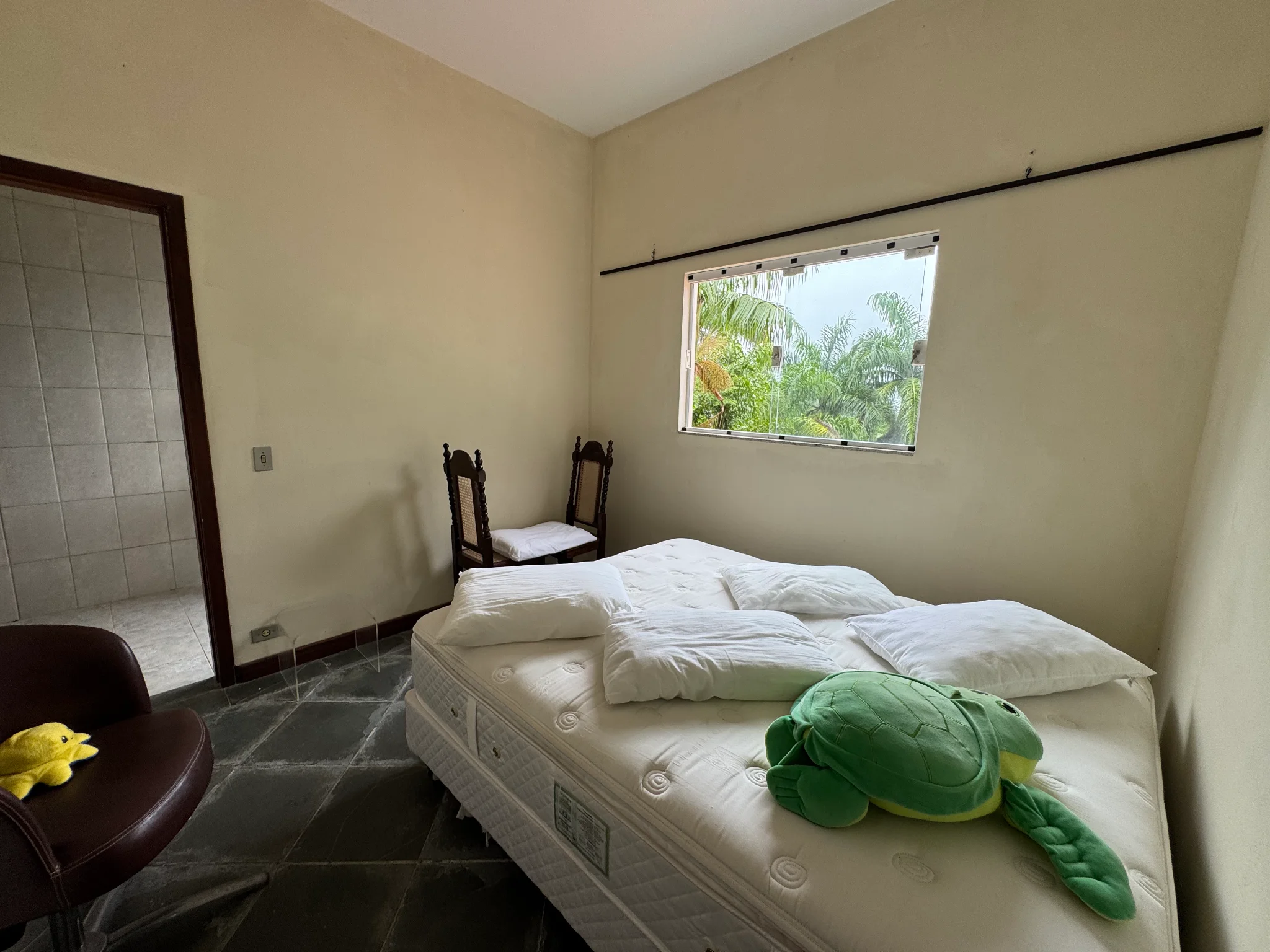 Casa à venda com 5 dormitórios no Condomínio Ponta das Toninhas em Ubatuba/SP. 