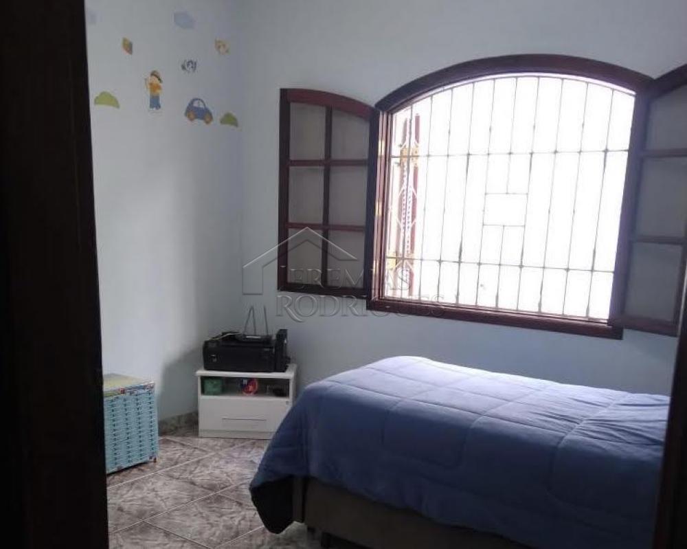 Casa com 3 dormitórios à venda no Bairro Campos Elíseos em Taubaté/SP