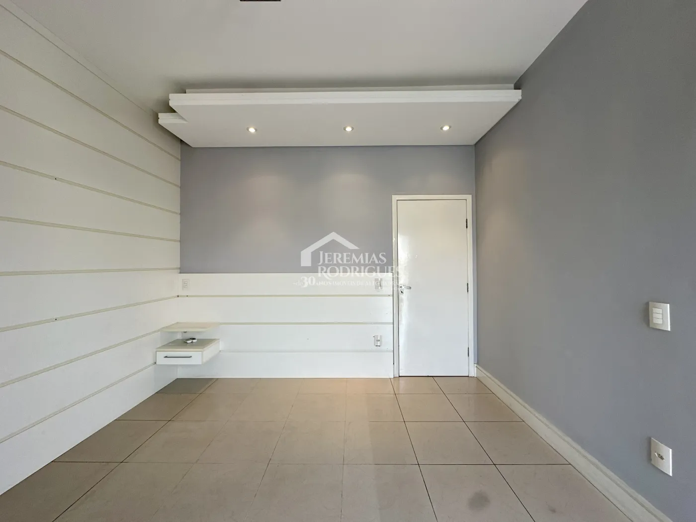 Sobrado com 3 dormitórios, 302 m2 - Condomínio Campos do Conde II - Tremembé/SP.