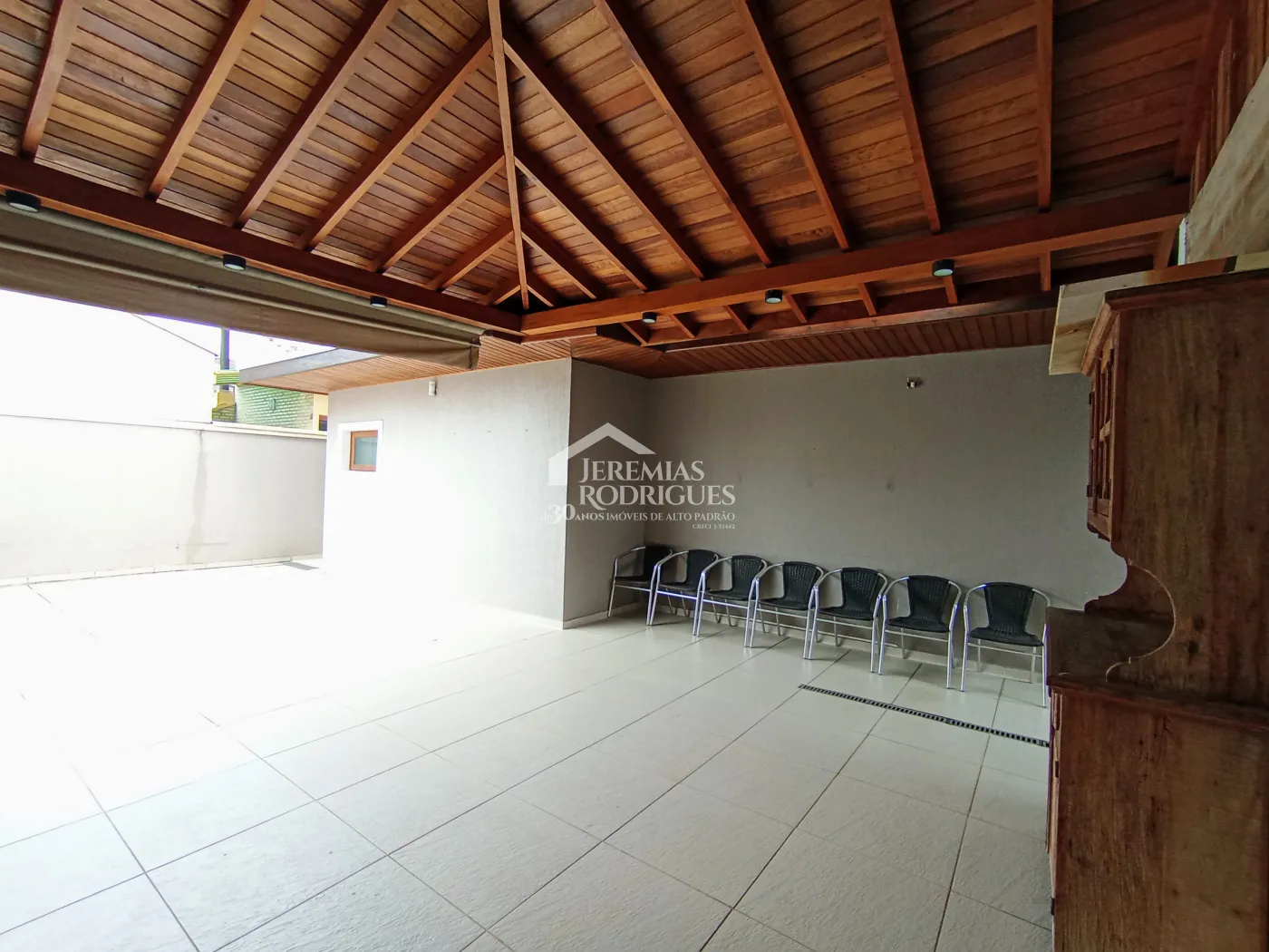 Casa para venda e locação com 3 dormitórios no Condomínio Taubaté Village em Taubaté/SP