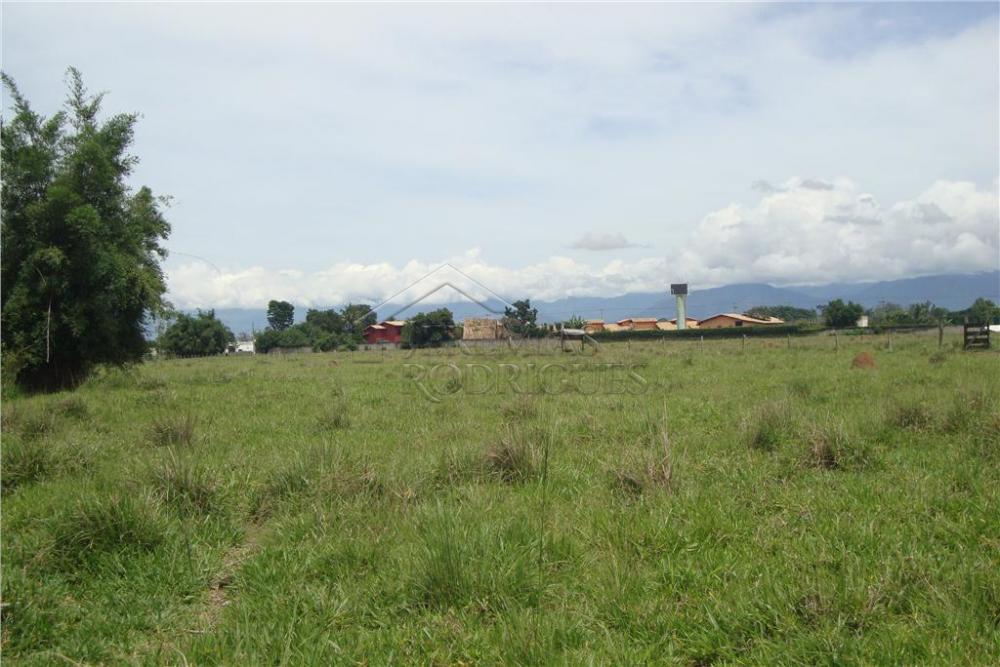 Área rural à venda com 123.247 m² no bairro Jardim Regina em Pindamonhangaba/SP.