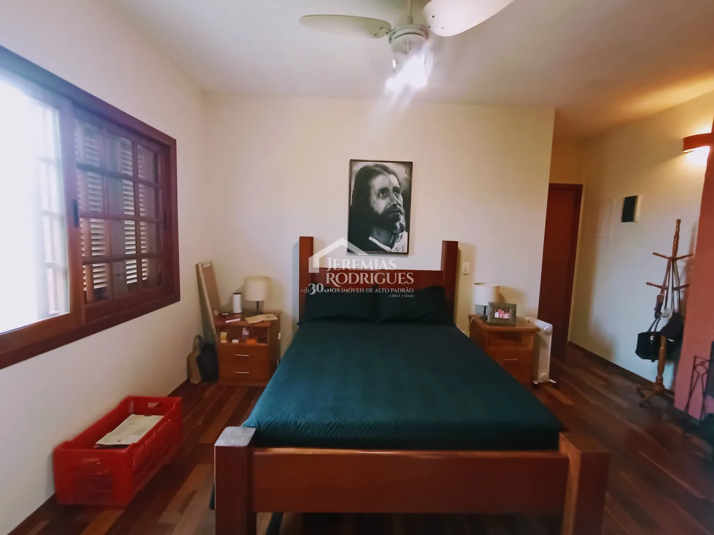 Casa à venda com 3 dormitórios no Condomínio Chácaras Cataguá em Taubaté/SP