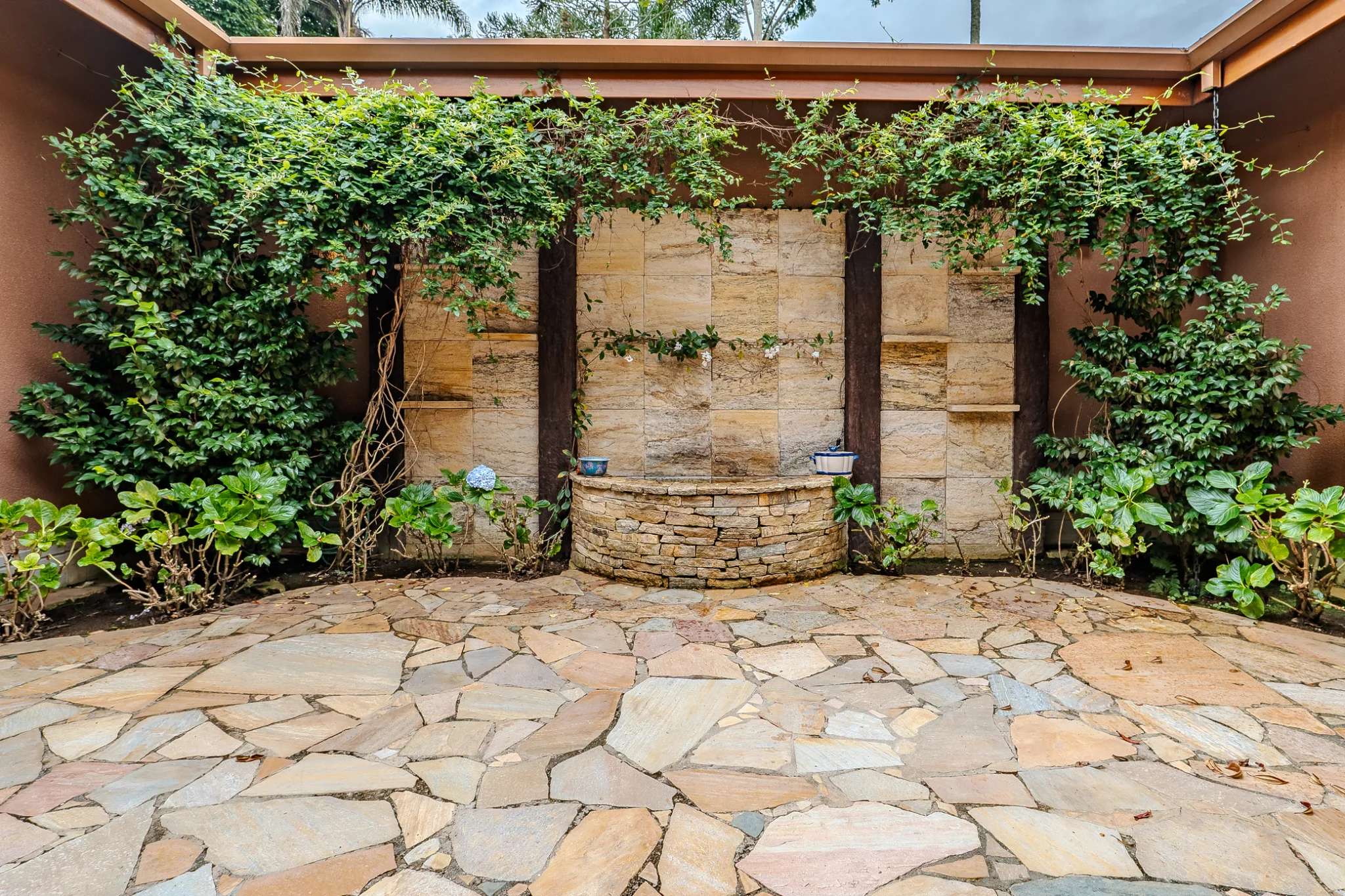 Casa à venda com 4 suítes no Residencial Santo Antônio em Santo Antônio do Pinhal/SP.
