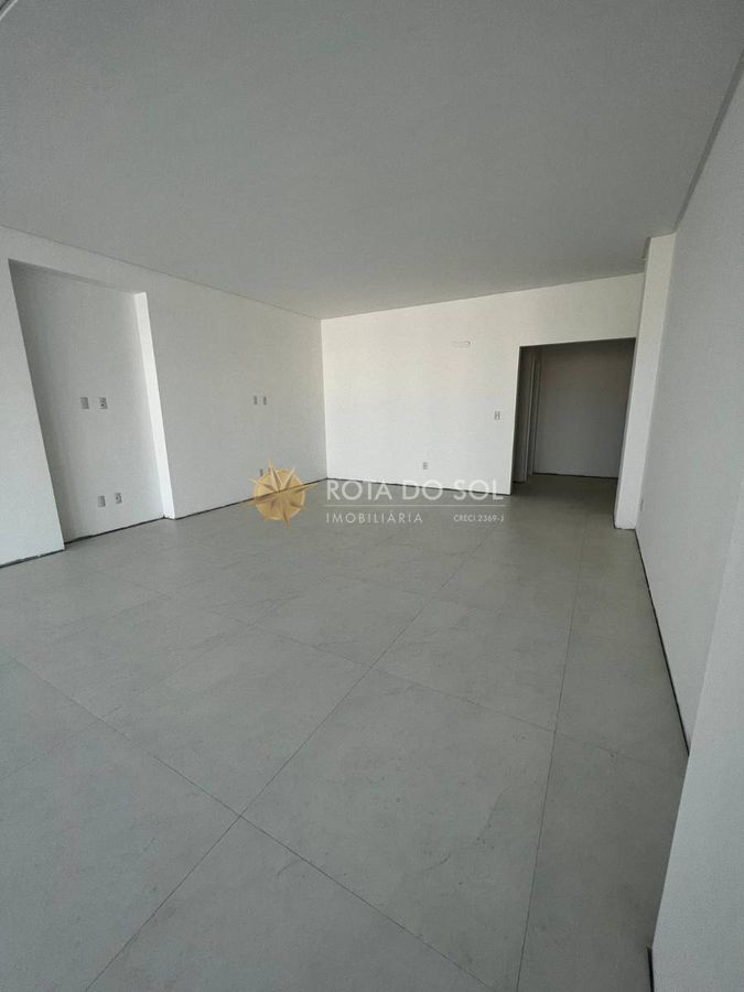 Helsinki apartamento quadra mar 4 suítes na Meia Praia — foto 11