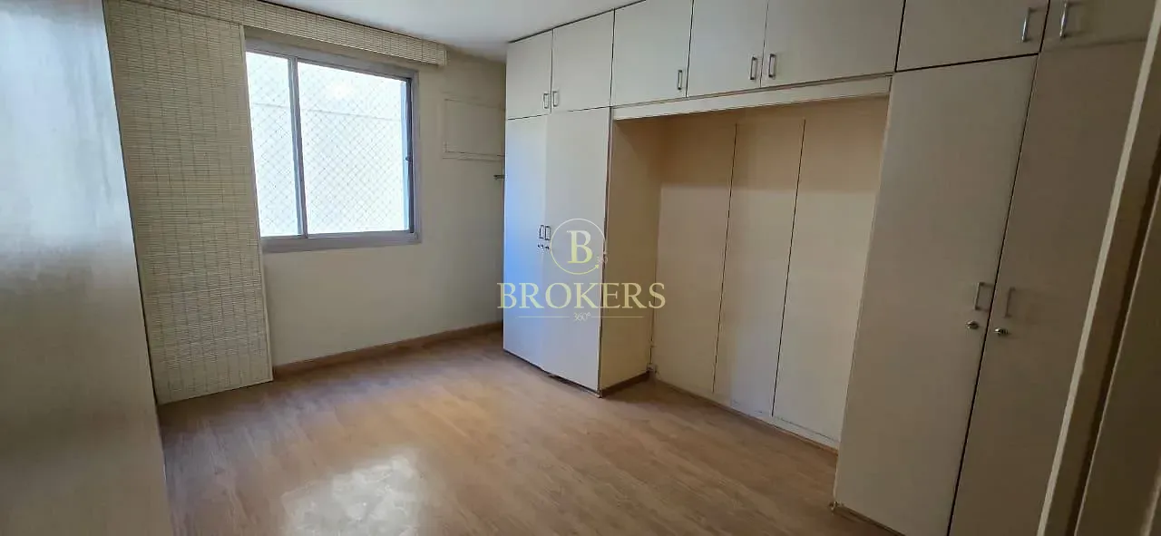 Apartamento à venda, Flamengo - Av Oswaldo Cruz - Varanda, quarto, cozinha e dependência completa -