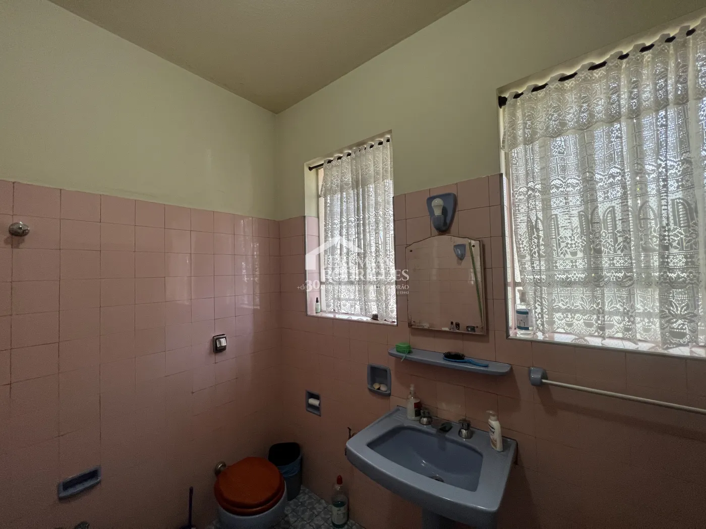 Casa com 3 dormitórios, 260 m² - Centro - Taubaté/SP