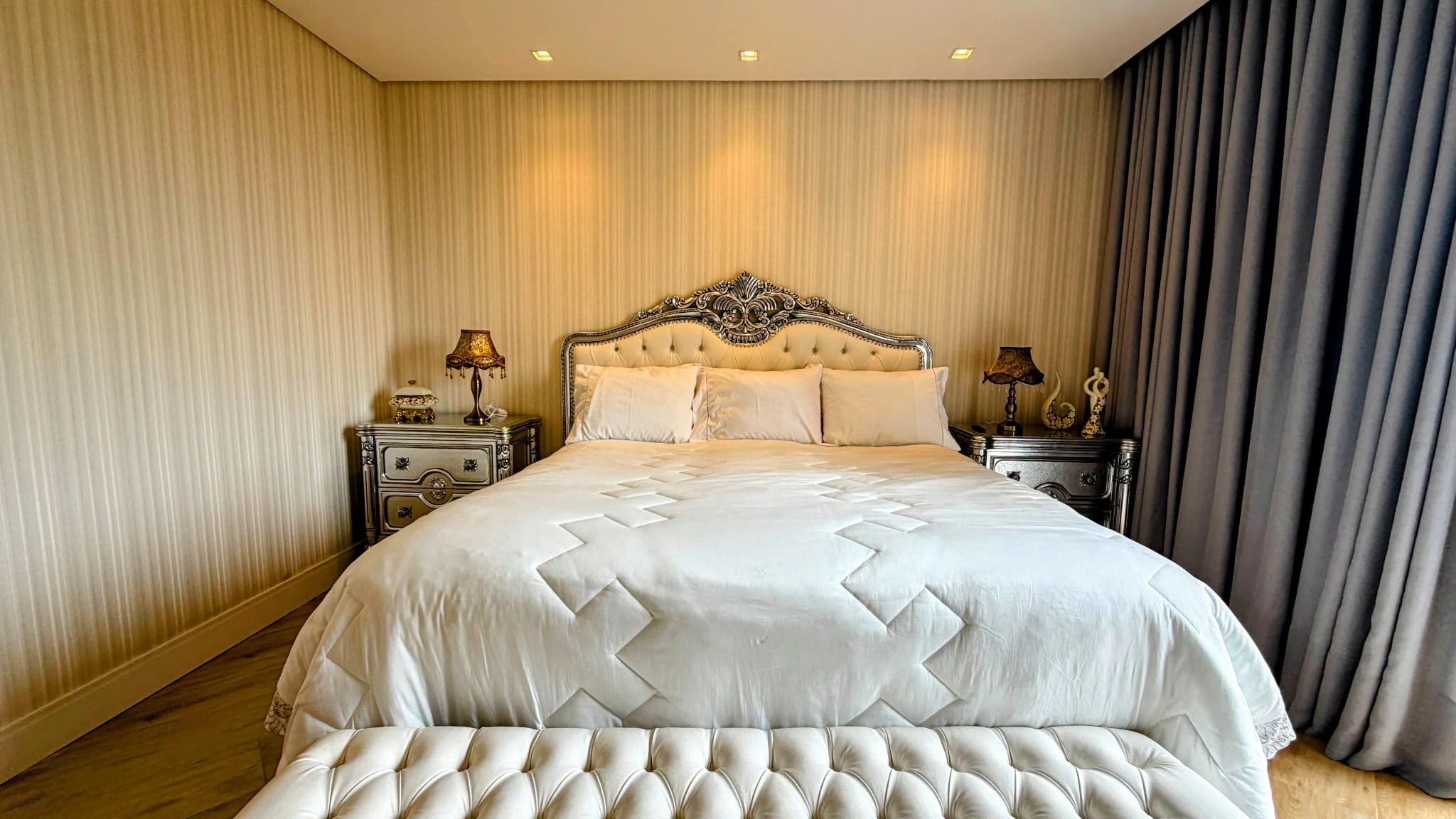 Casa à venda com 4 suítes no  Condomínio Iporanga em Campos do Jordão/SP. 