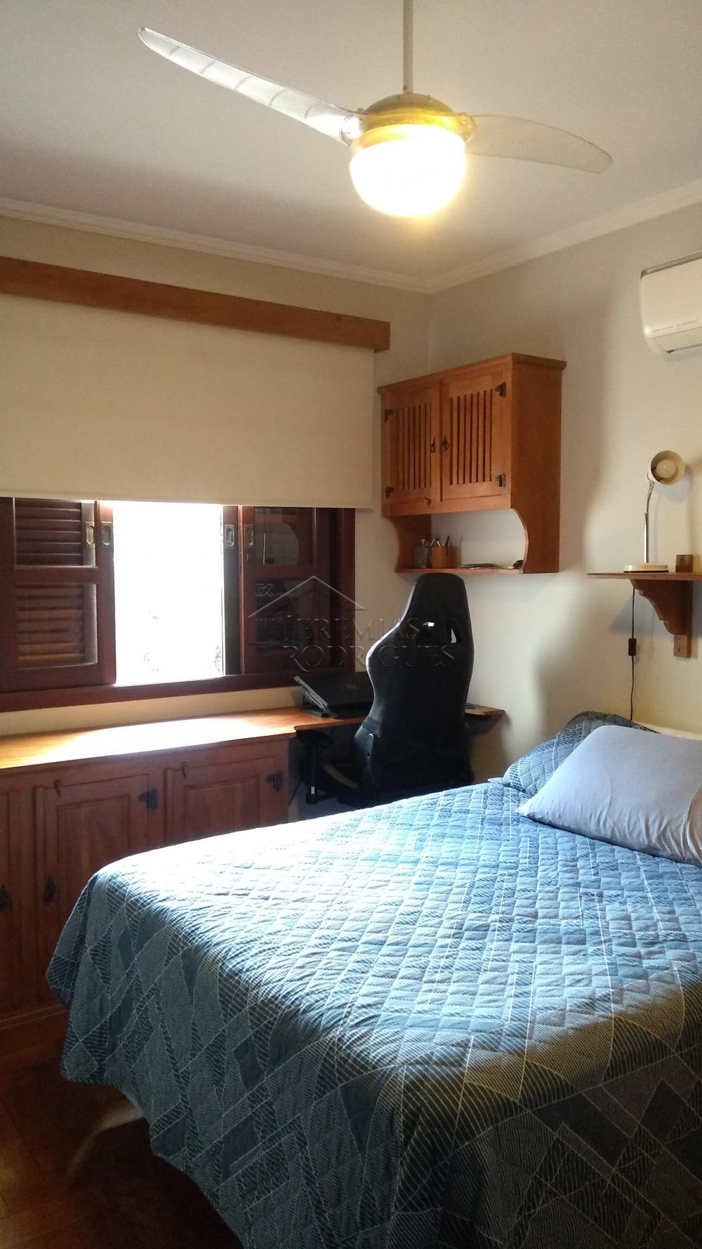 Casa à venda com 4 dormitórios no Condomínio Taubaté Village em Taubaté/SP. 