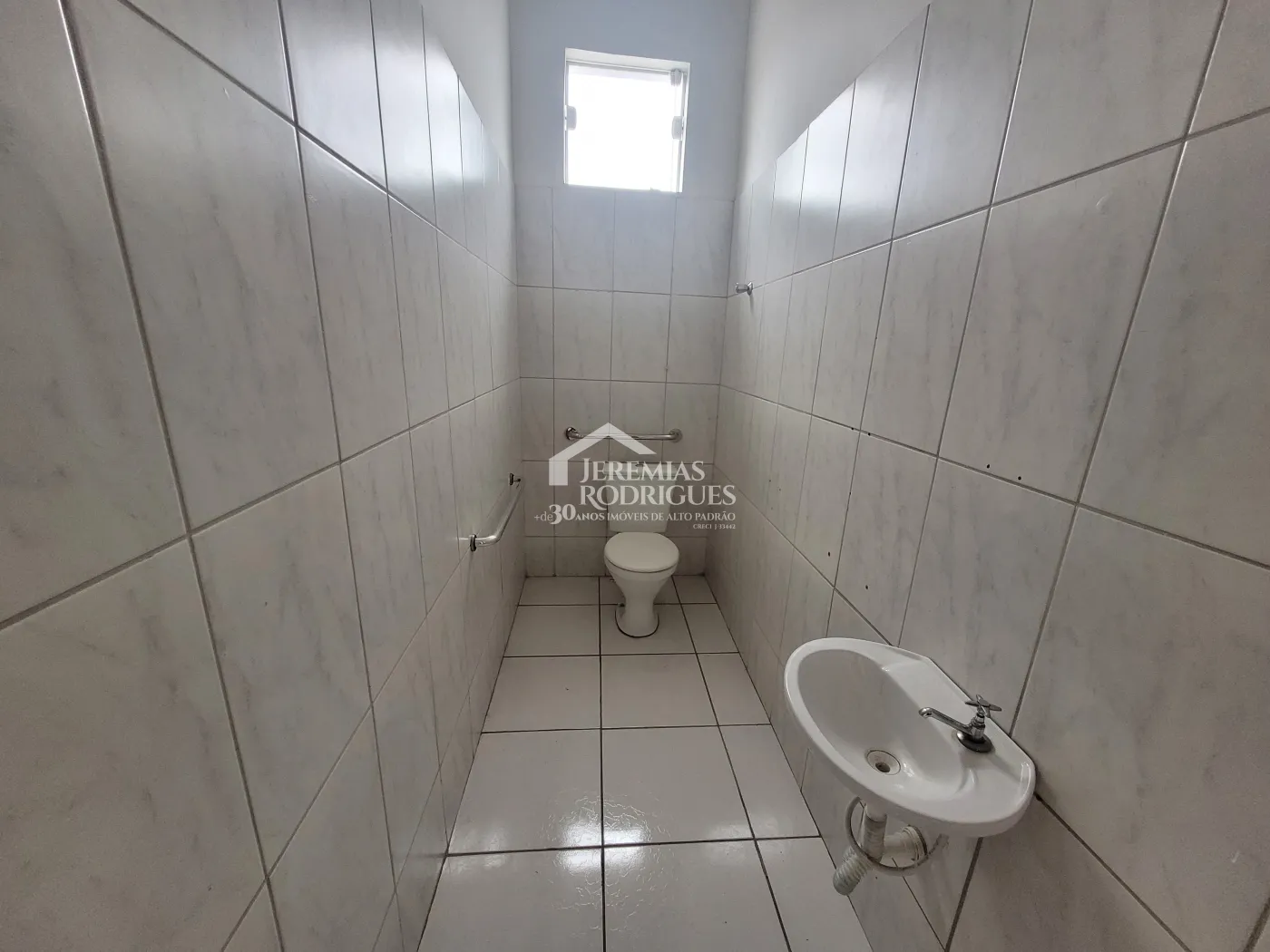 Sala comercial com 70 m² - Centro - Pindamonhangaba/SP.