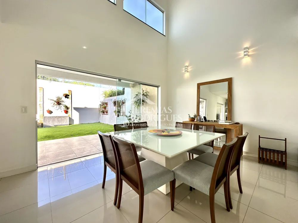 Casa mobiliada para locação no Condomínio Campos do Conde I em Tremembé/SP. 