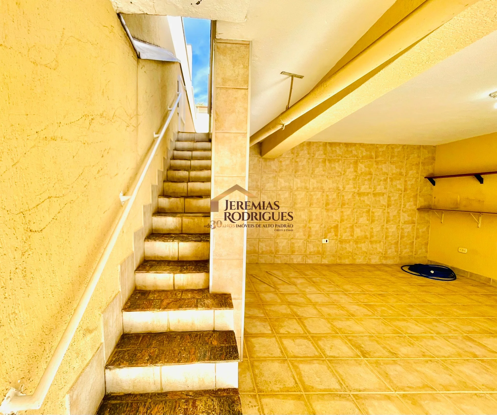 Casa para locação e venda no Centro em Taubaté/SP. — foto 32
