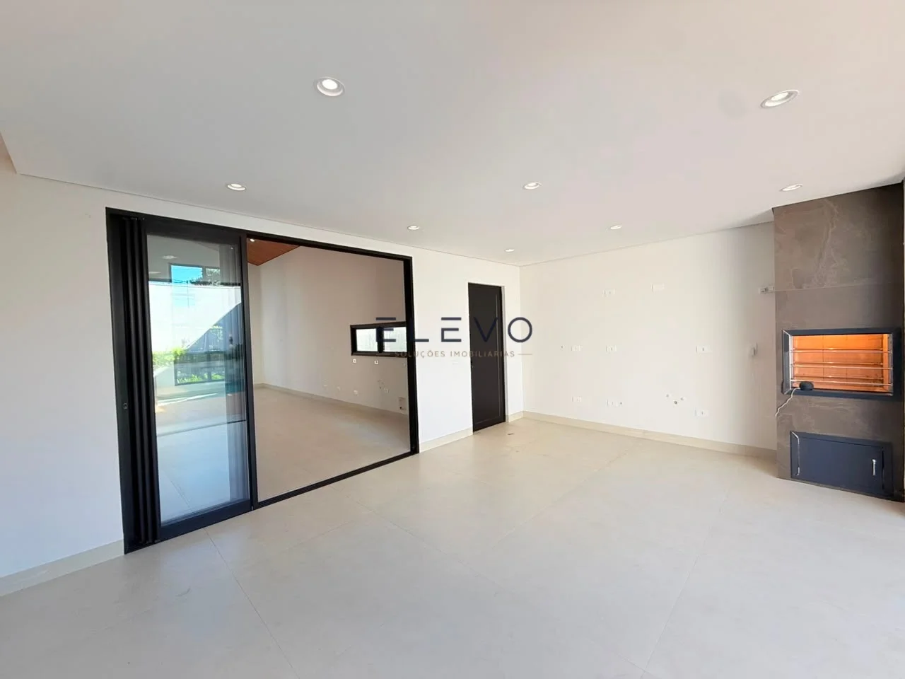 Casa Alto Padrão à Venda no Jardim Real | 3 Suítes, Automação Alexa e Piscina Aquecida