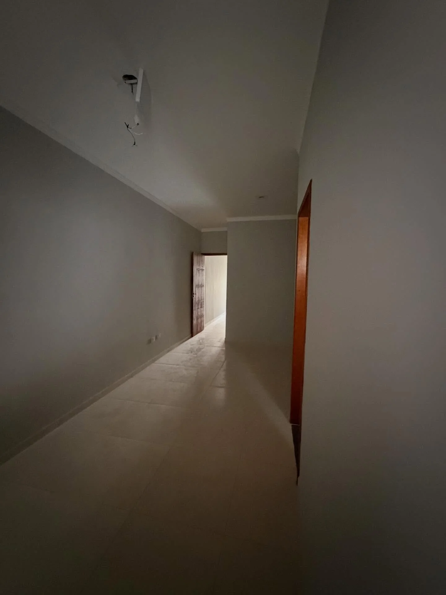 Casa à venda no Portal dos Eucaliptos em Pindamonhangaba com suíte
