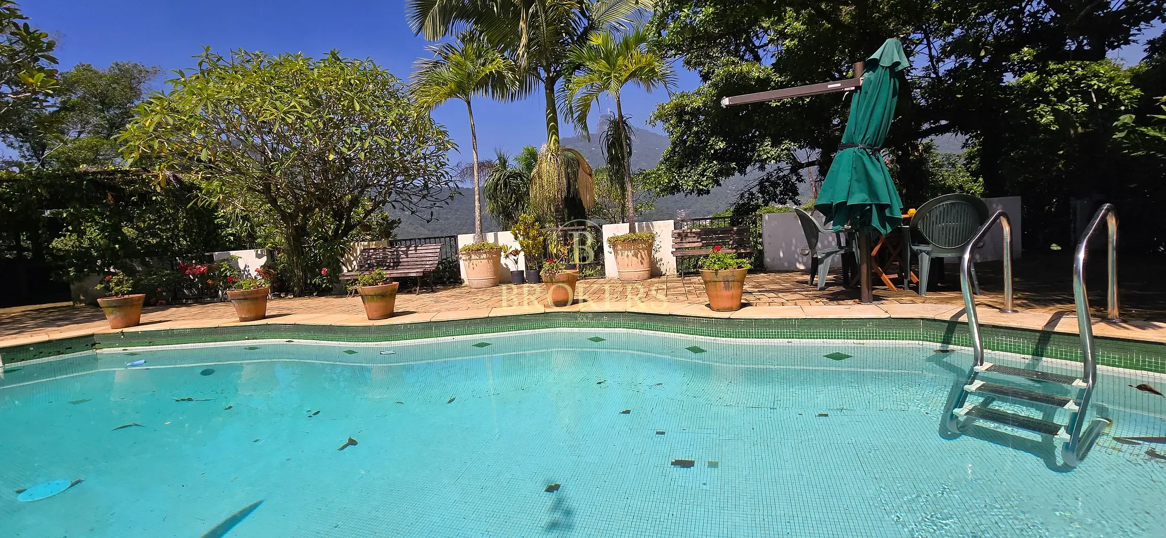 Mansão Colonial a venda em Santa Teresa: 2 Casas, Piscina e Área Gourmet. Terreno de 2.000m² , vist — foto 3