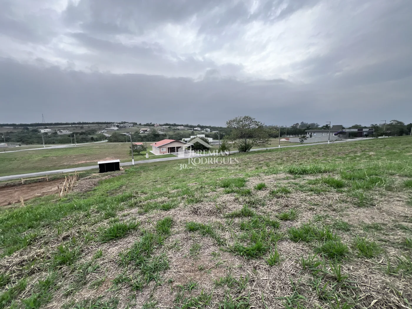 Terreno com 1.320 m² - Condomínio Village da Serra - Tremembé/SP