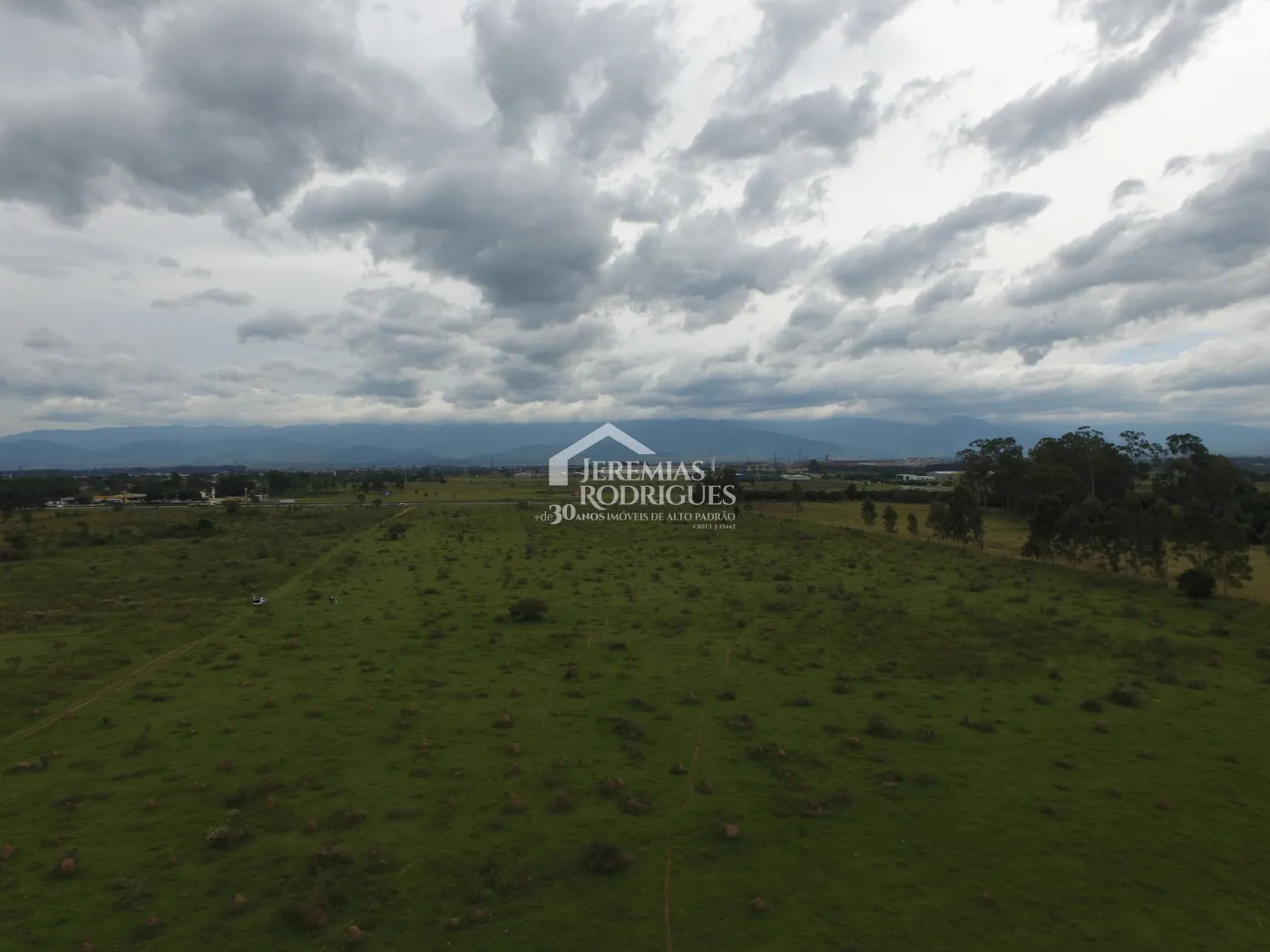 Terreno com 800.000 m² - Feital - Pindamonhangaba/SP.