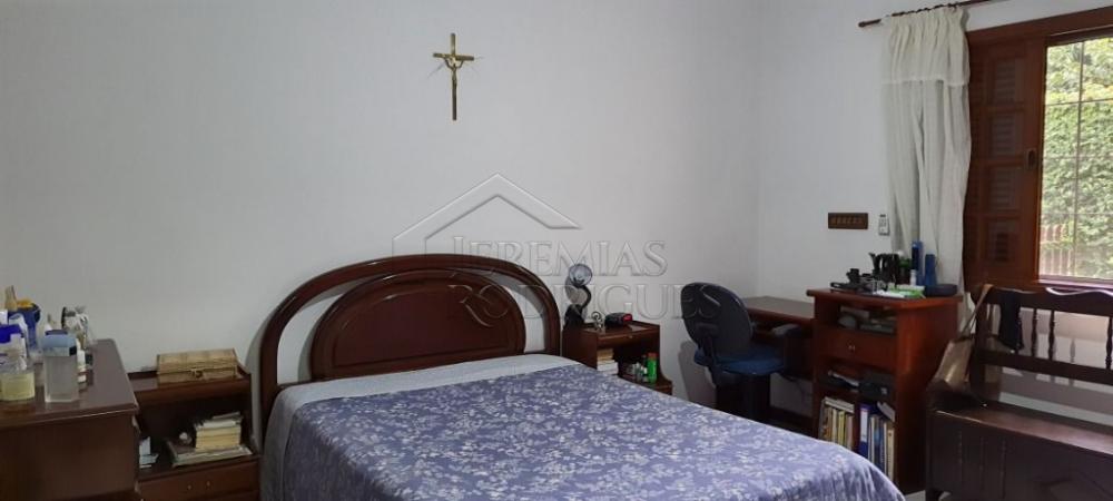 Chácara à venda com com 3 suítes no bairro Areão em Taubaté/SP. 