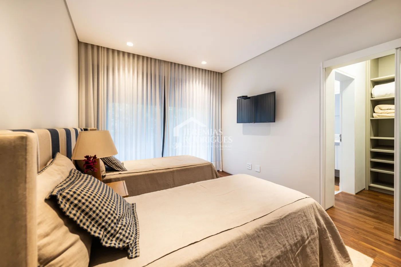 Casa para venda com 4 suítes no Condomínio Fazenda Dona Carolina em Itatiba/SP