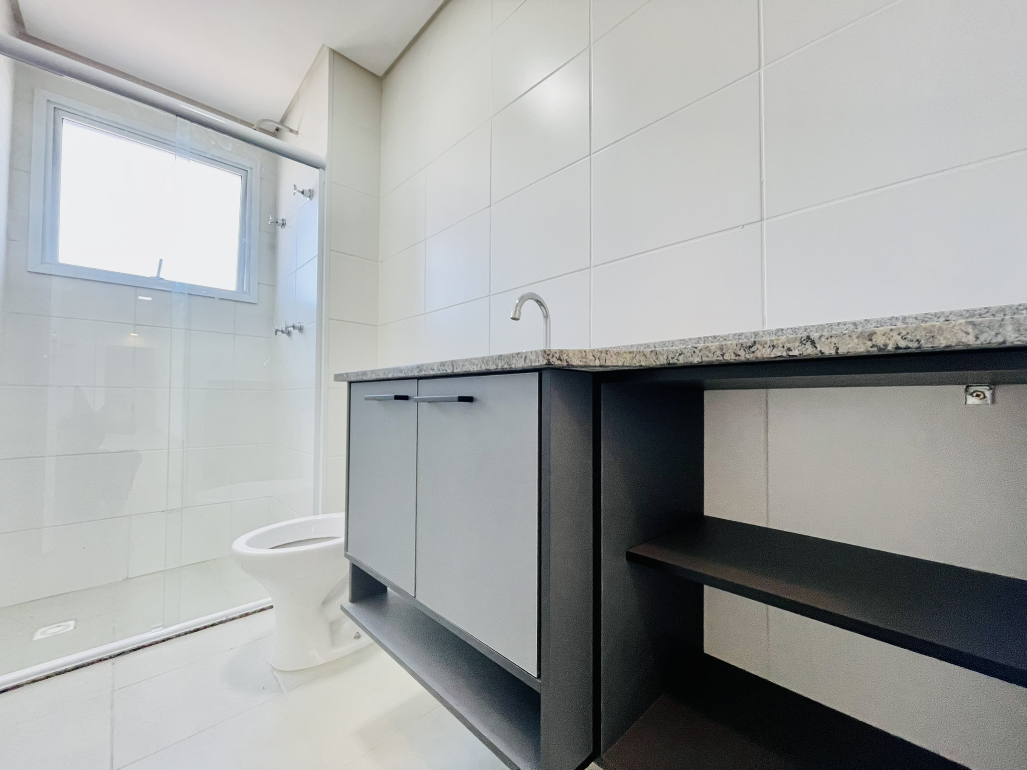 Apartamento à venda com 2 dormitórios, 108 m² no Condomínio Syrah Residence em Taubaté/SP.