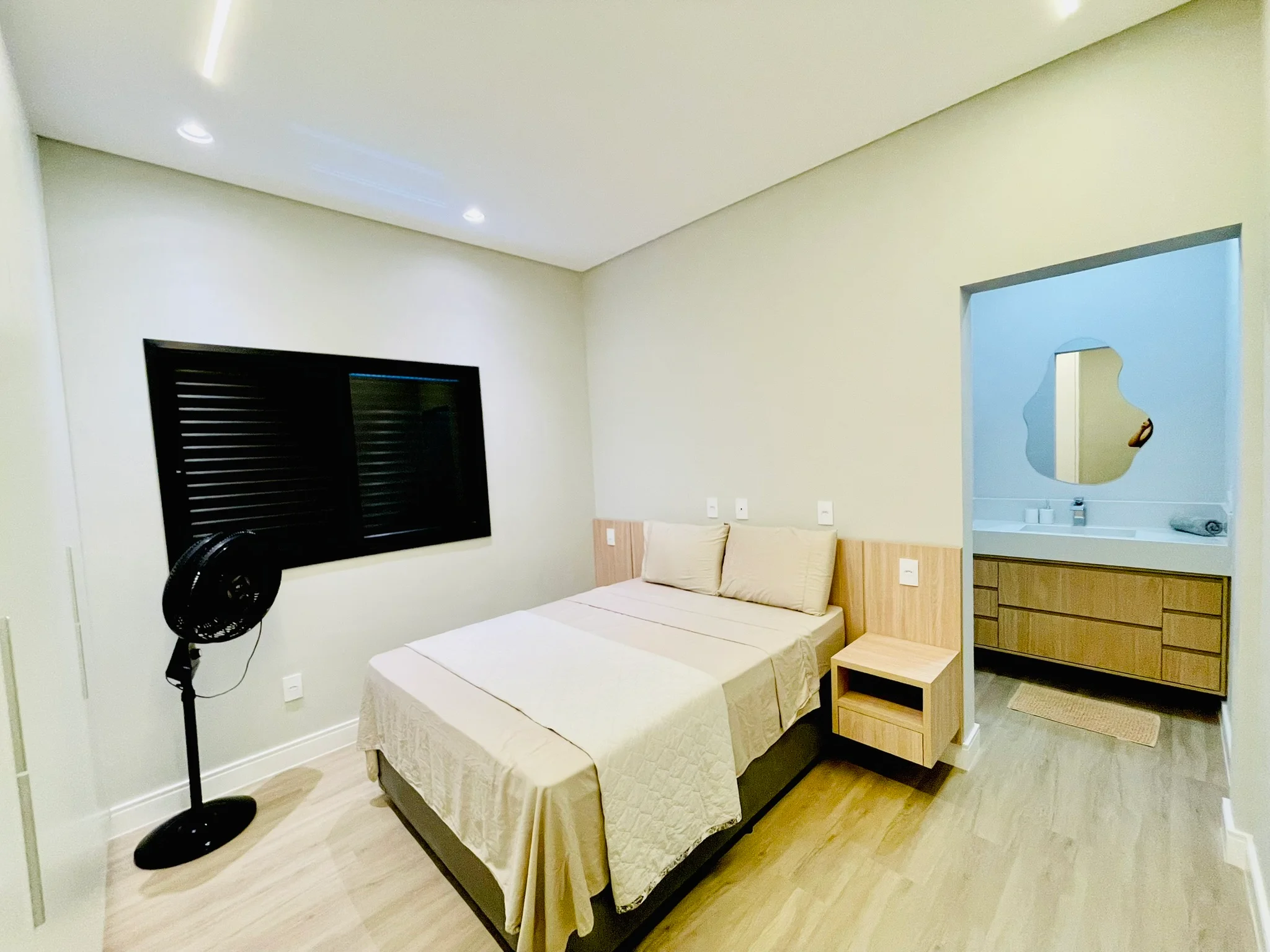 Casa à venda com 4 dormitórios no Condomínio Cyrela Landscape em Taubaté/SP. 