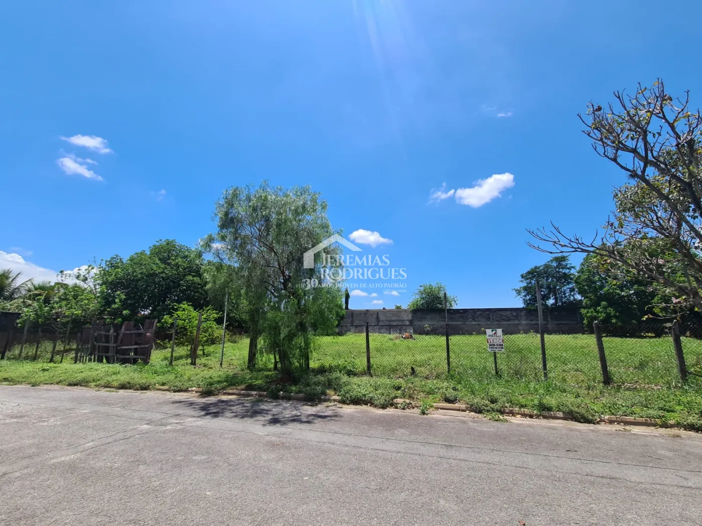 Terreno com 1.472 m² - Condomínio Residencial Eldorado - Tremembé/SP.