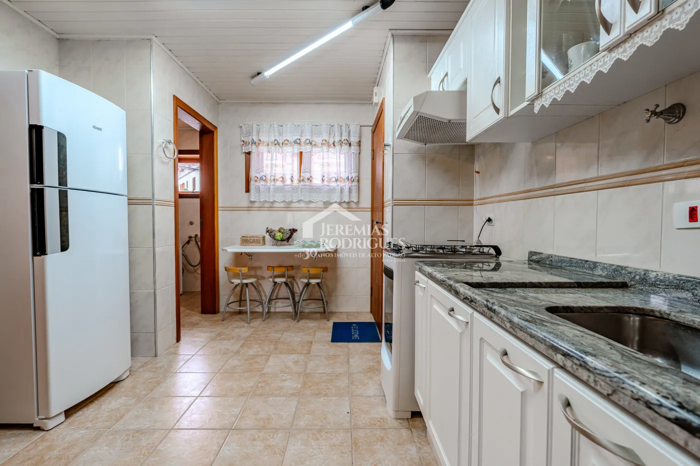 Apartamento à venda com 4 dormitórios, 295 m² no Edifício Solar Bela Vista em Campos do Jordão/SP
