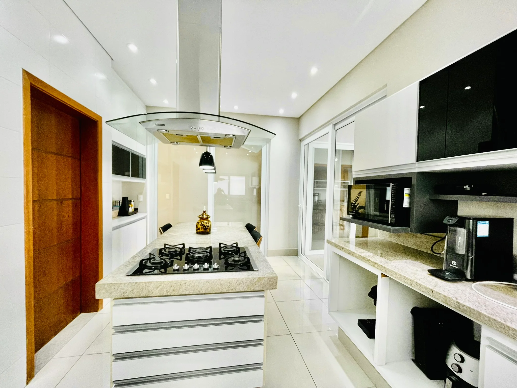 Casa à venda com 3 suítes no Condomínio Residencial San Marco em Taubaté/SP