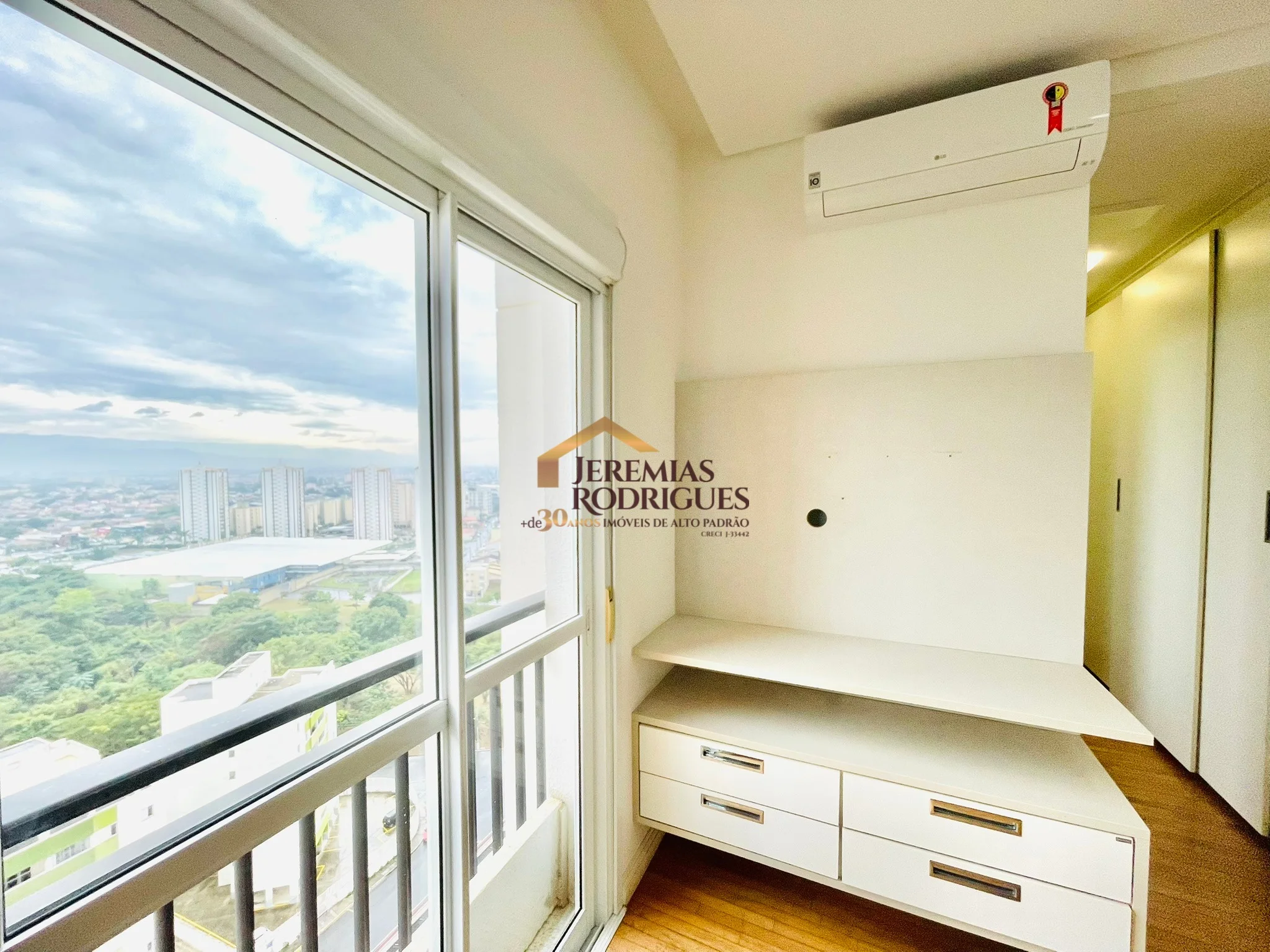 Apartamento Mobiliado para locação e venda no Condomínio Des Arts em Taubaté/SP.