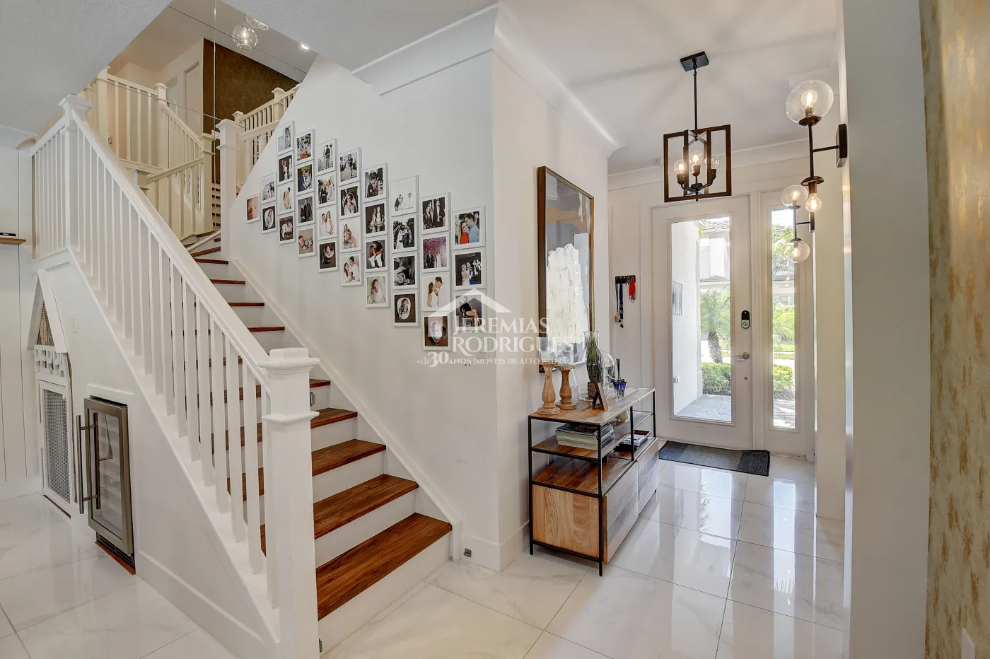 Casa com 4 dormitórios - Condomínio Dakota - Miami/ Flórida