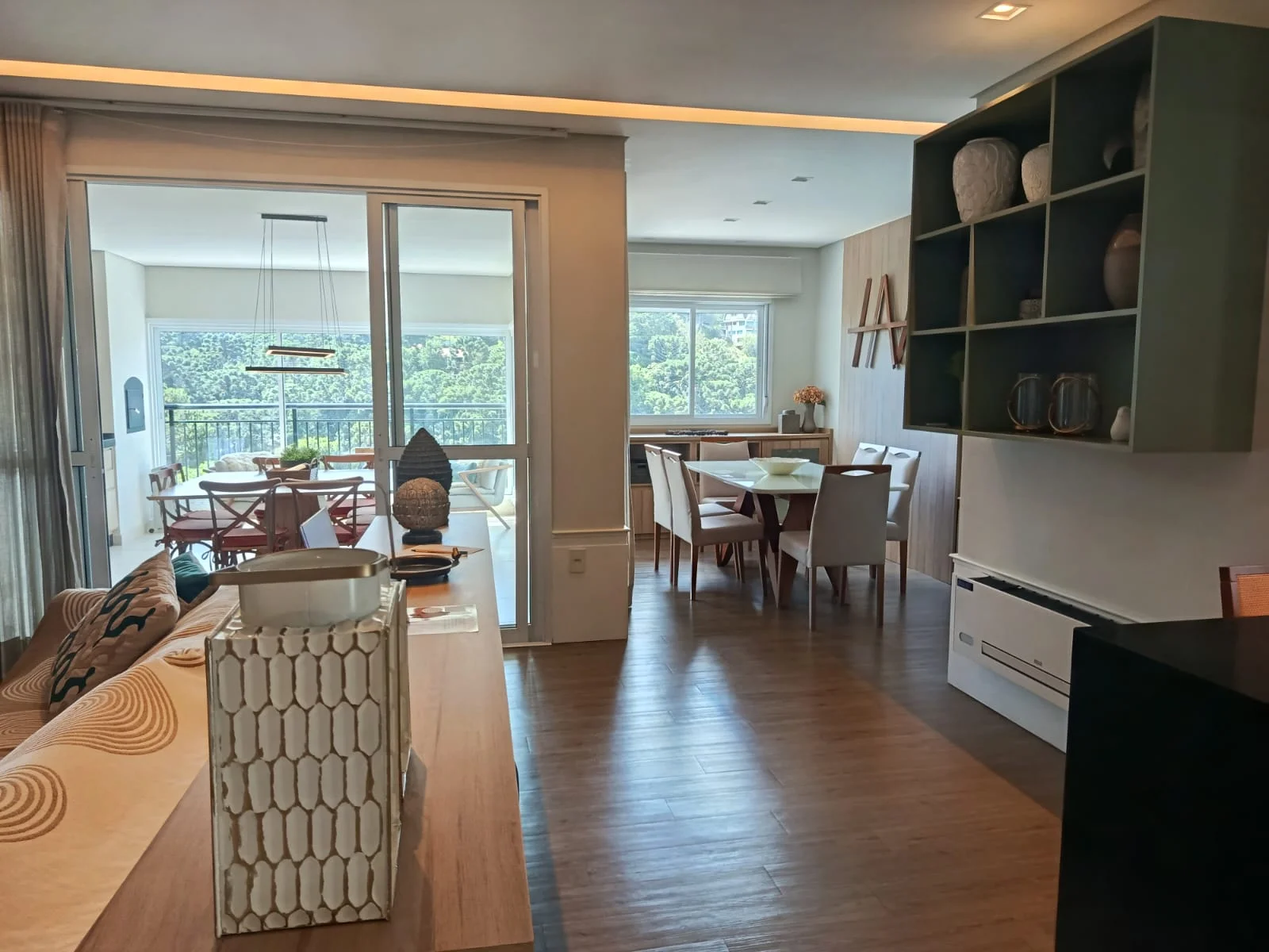 Apartamento à venda com 3 suítes no Edifício Le Premier em Campos do Jordão/SP. 