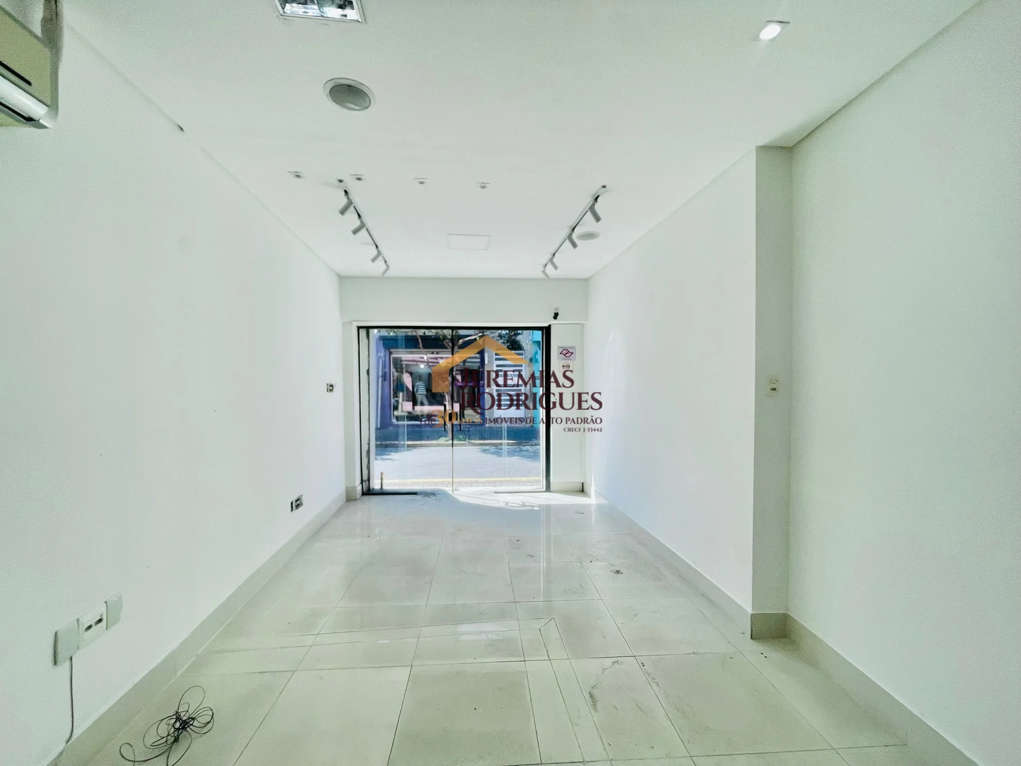 Ponto Comercial para locação no Centro em Taubaté/SP. — foto 2