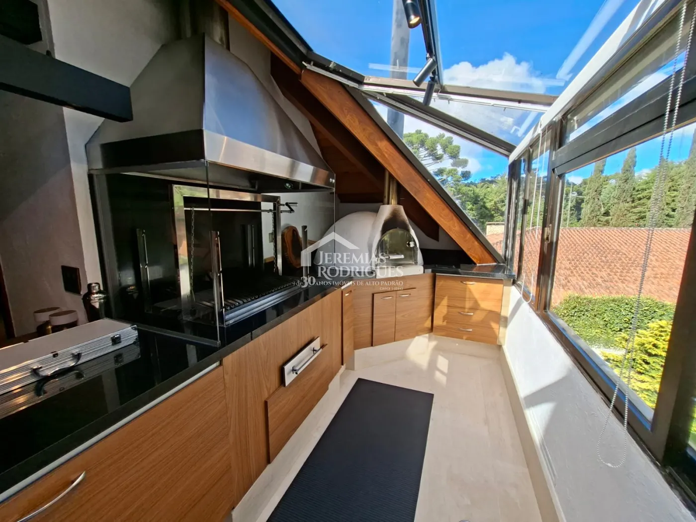 Apartamento à venda com 4 suítes, 171 m² no Edifício Cottage em Campos do Jordão/SP