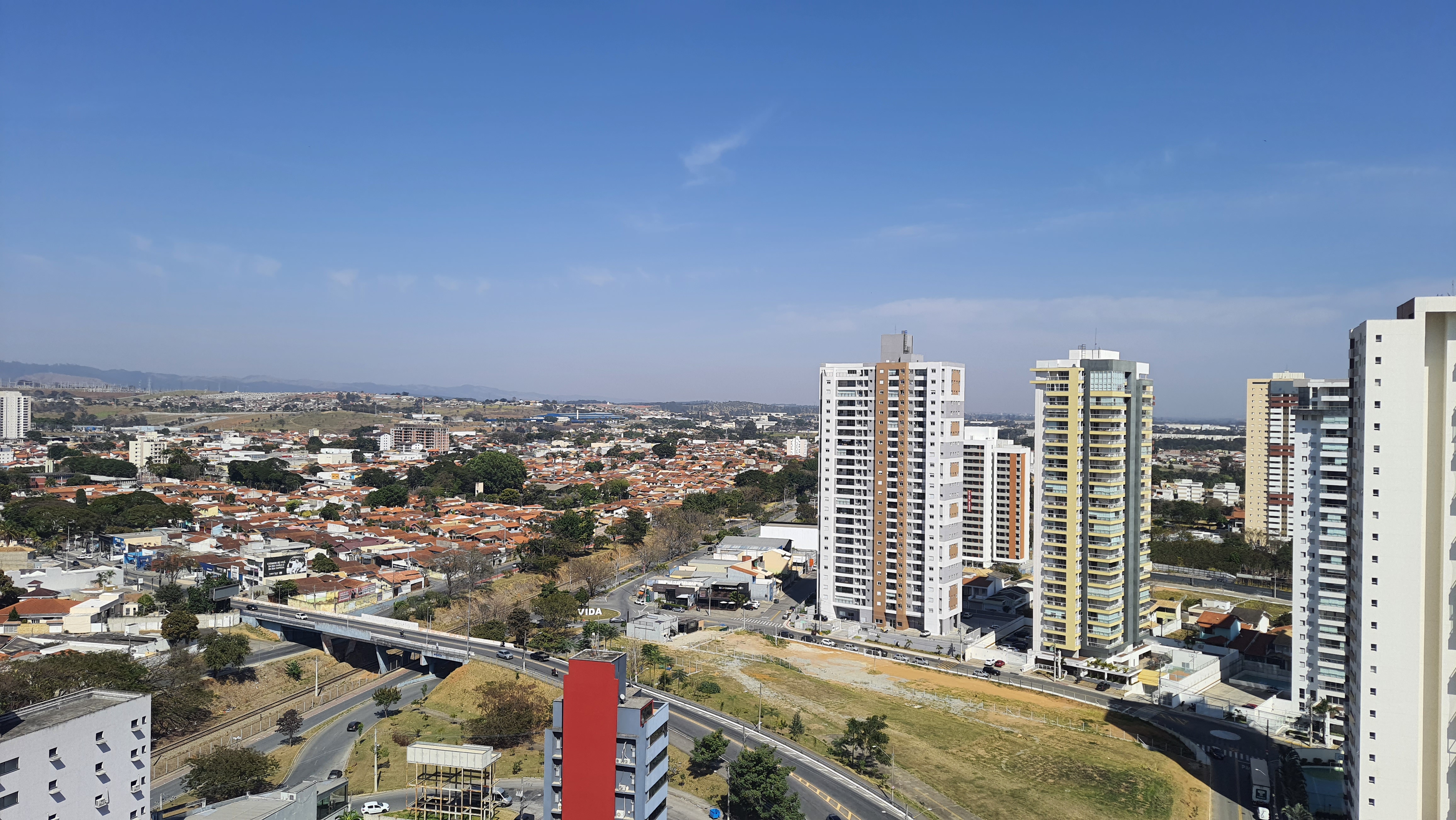 Sala comercial duplex à venda, 74 m² no Edifício The One Office Tower em Taubaté/SP.