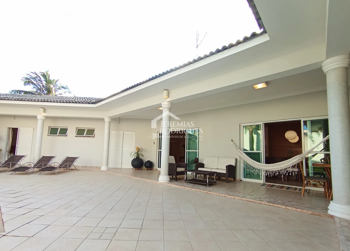 Casa à venda com 4 dormitórios no Condomínio Taubaté Village em Taubaté/SP.