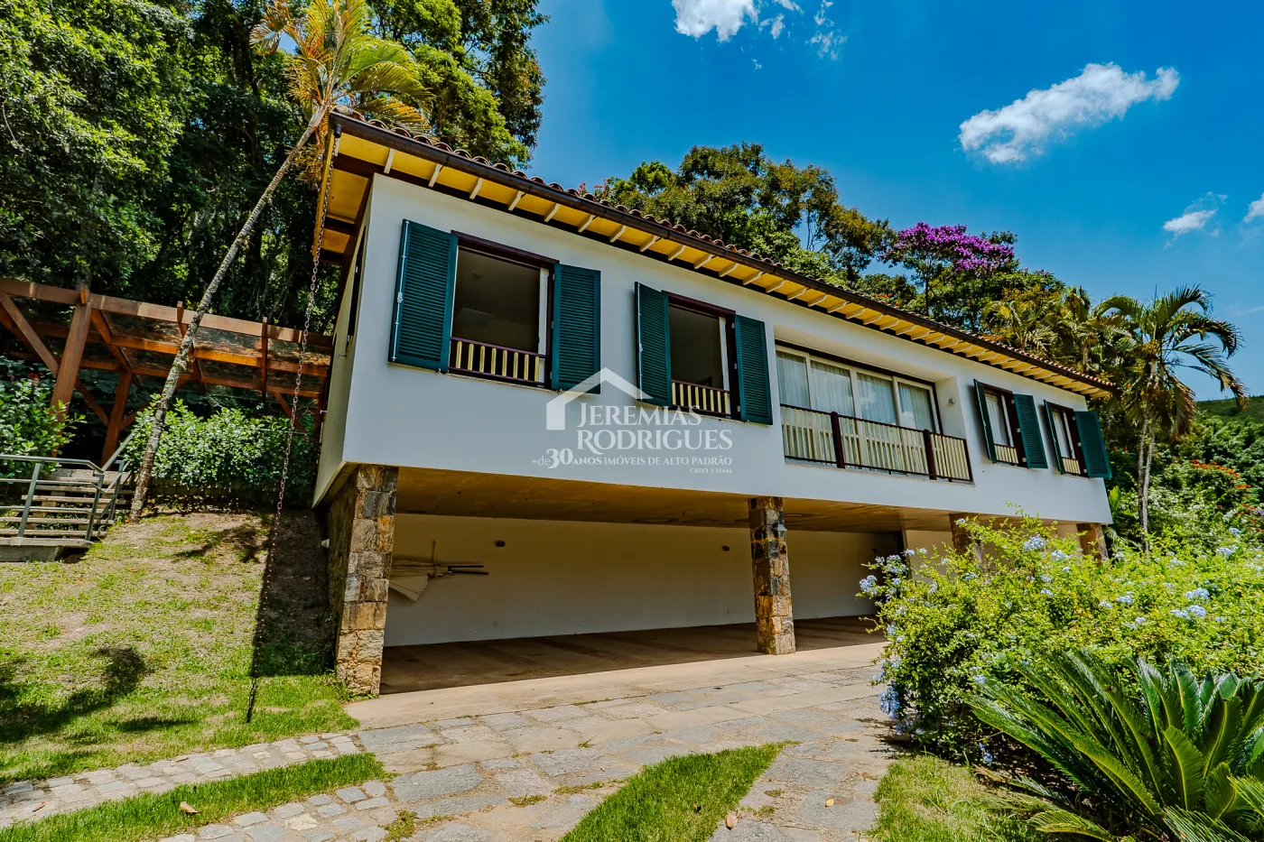 Fazenda à venda com 3.389.000,00 m² em Piraí/RJ.