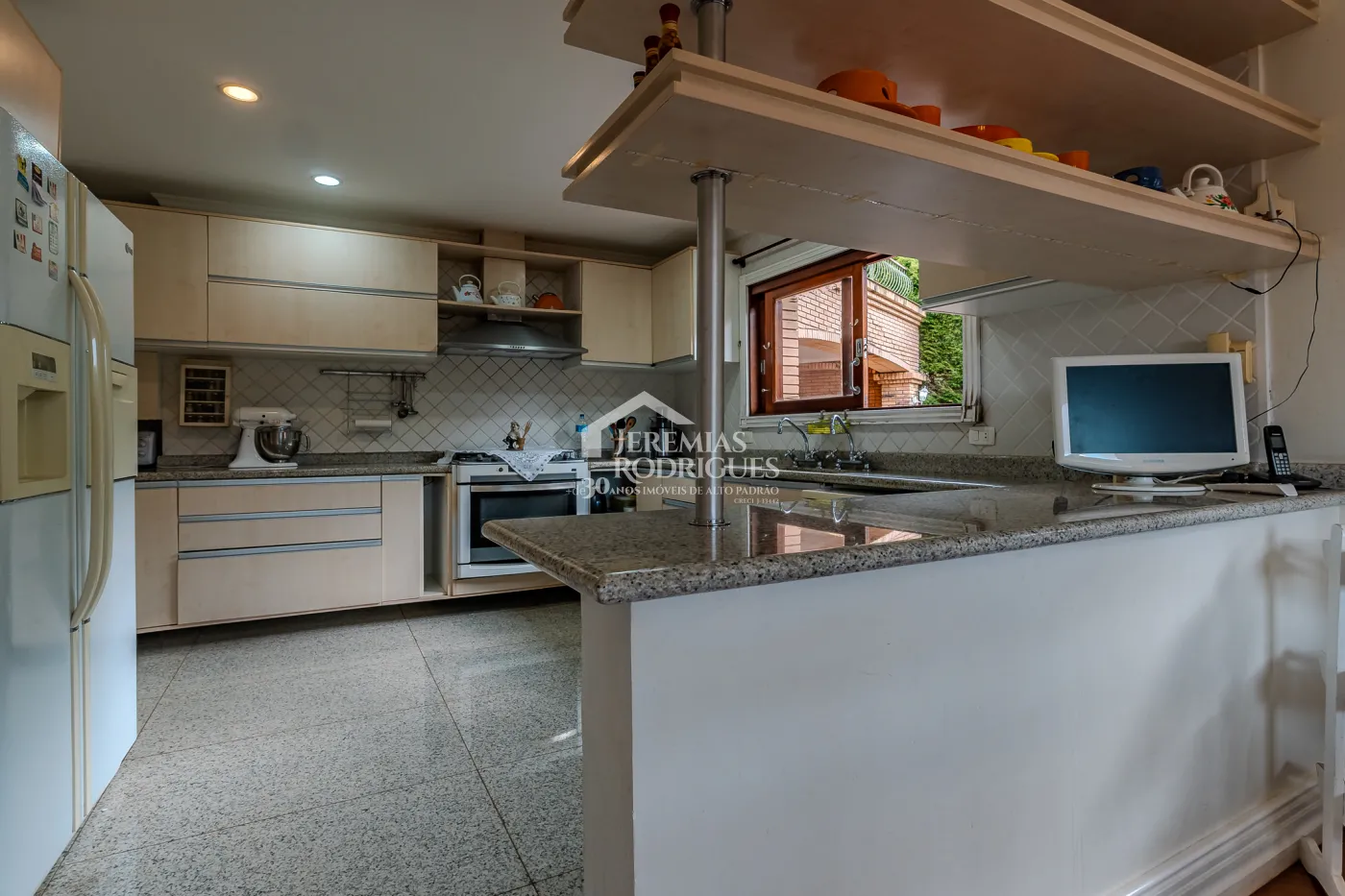 Casa para venda e locação com 5 suítes no Jardim Véu da Noiva em Campos do Jordão/SP