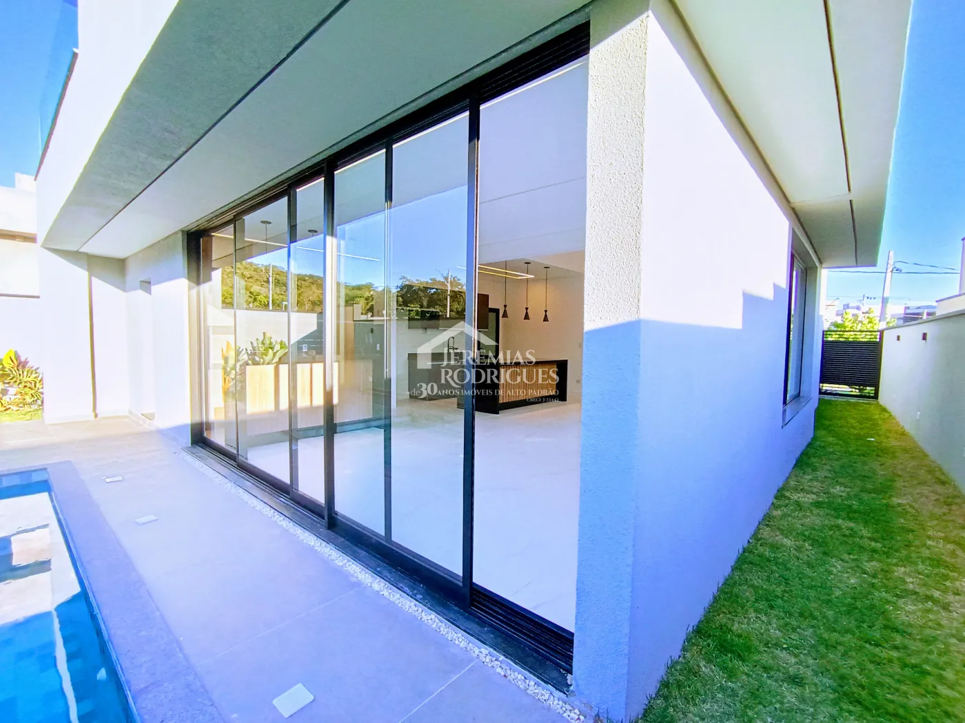 Casa assobradada à venda com 4 dormitórios no Condomínio Cyrella Landscape emTaubaté/SP.