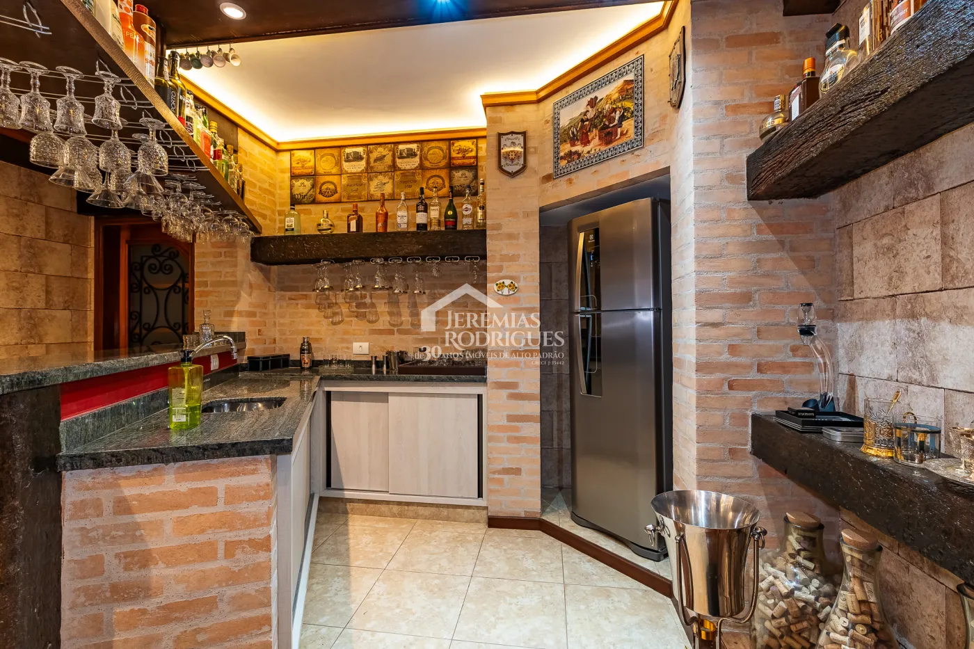 Casa com 5 suítes, 950 m² - Alto do Capivari - Campos do Jordão/SP