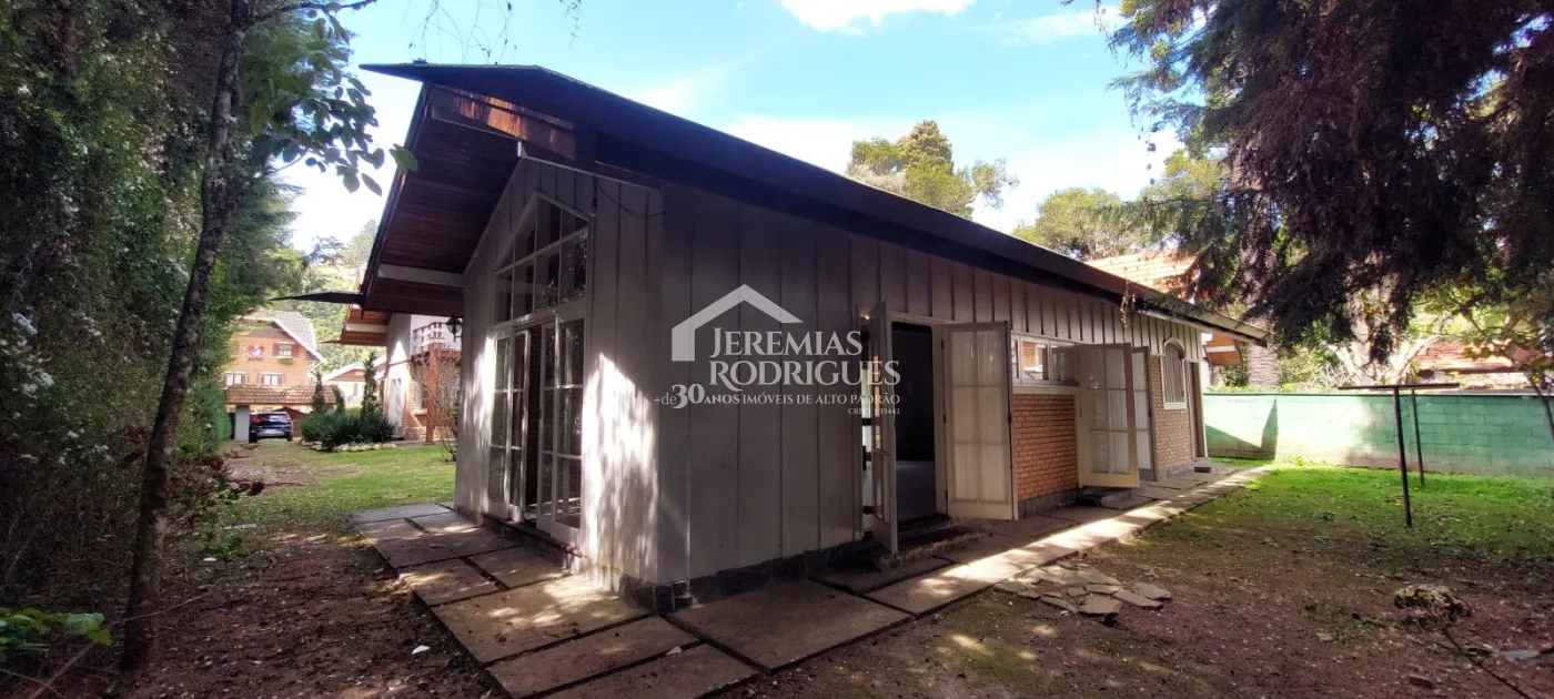 Casa com 3 dormitórios no Bairro Capivari - Campos do Jordão/SP