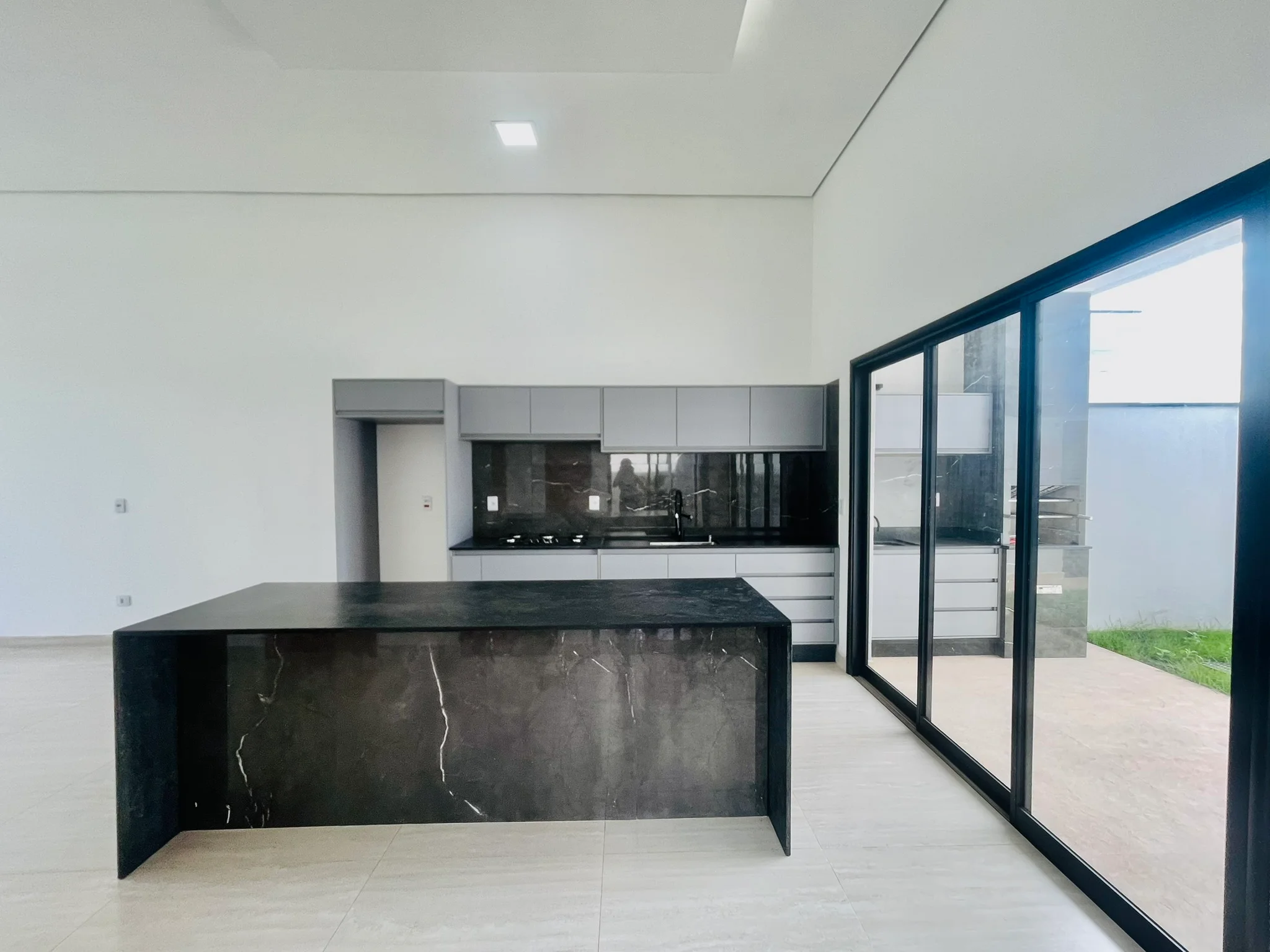 Casa para venda e locação, com 3 dormitórios no Condomínio Vila Romana em Pindamonhangaba/SP