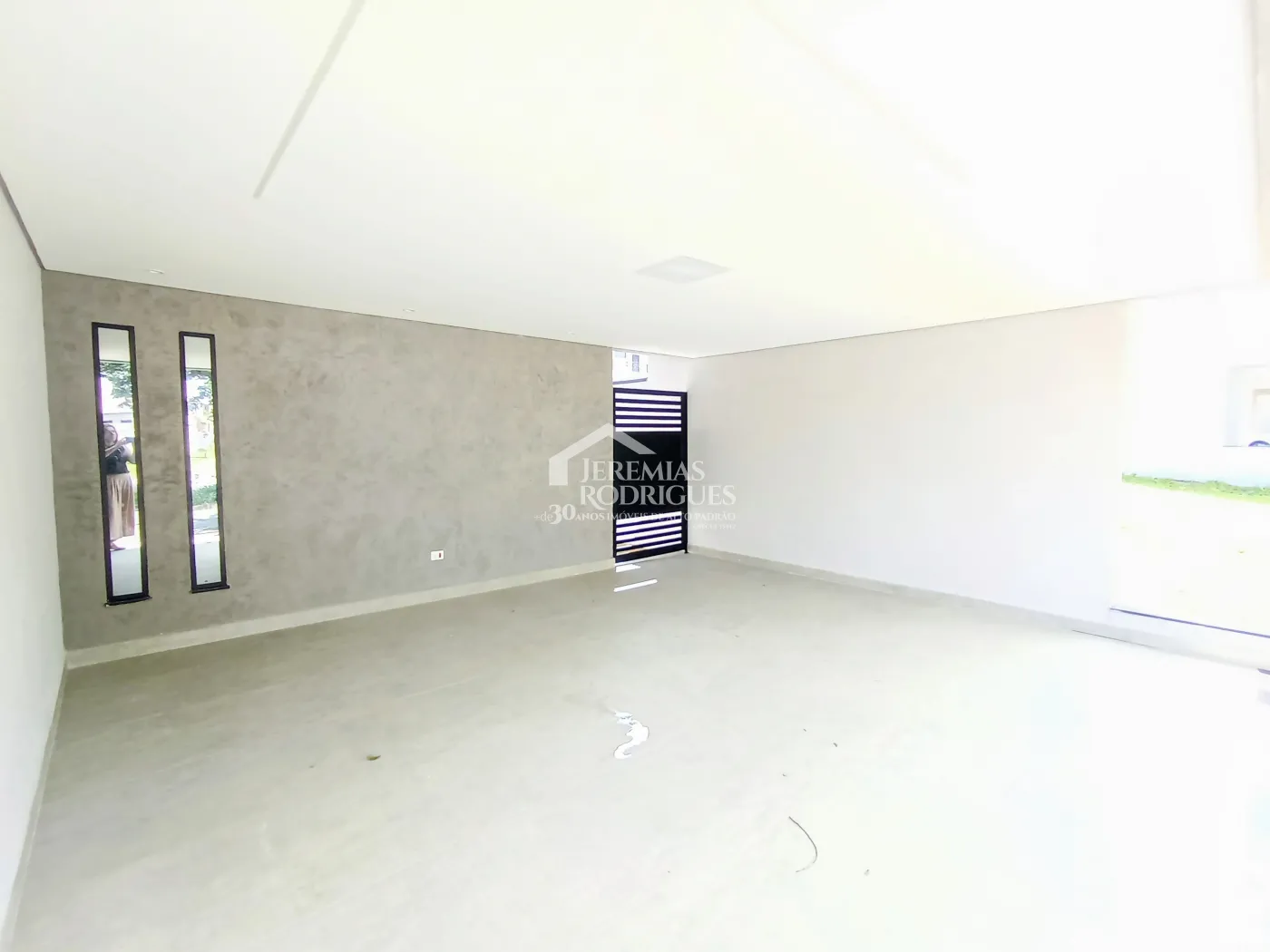 Casa à venda com 300 m² no Condomínio Ouro Ville em Taubaté/SP.