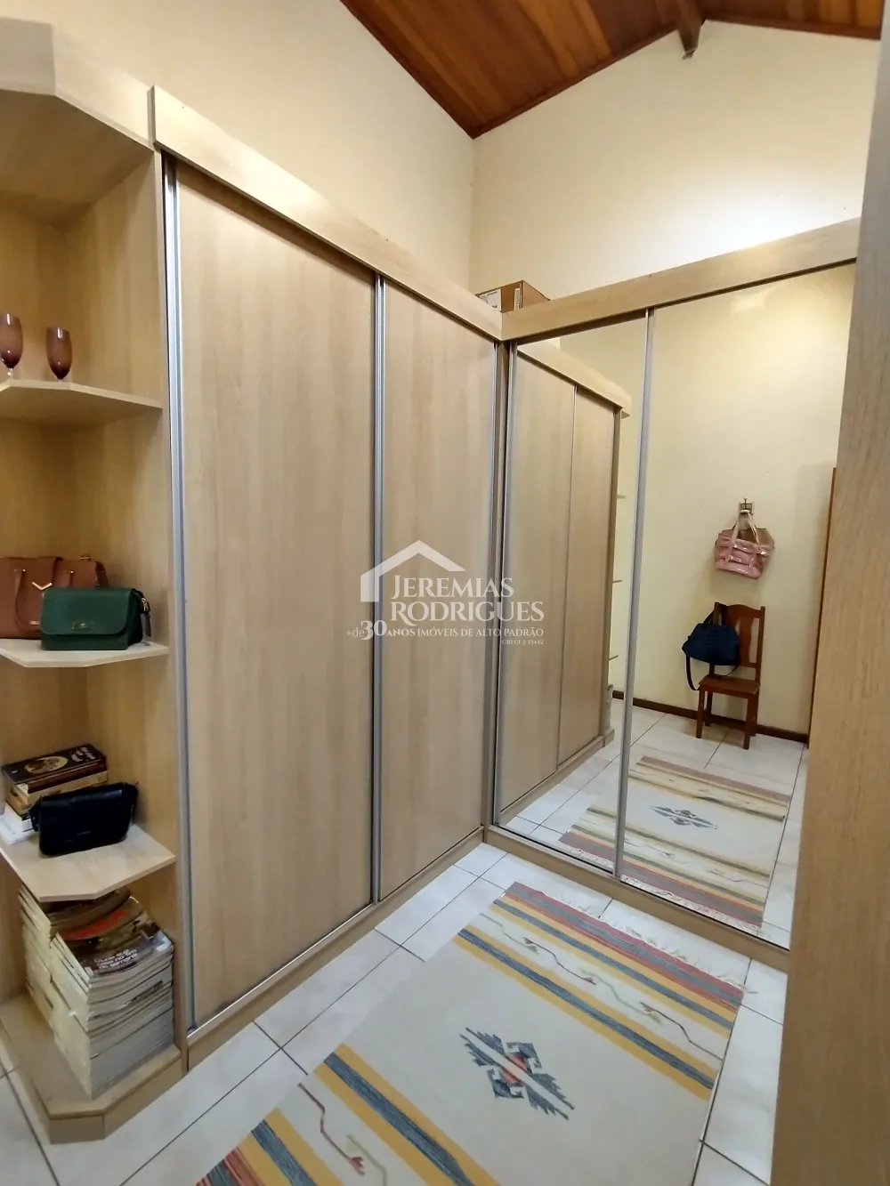 Casa com 4 dormitórios, 277 m² - Santo Antônio do Pinhal/SP