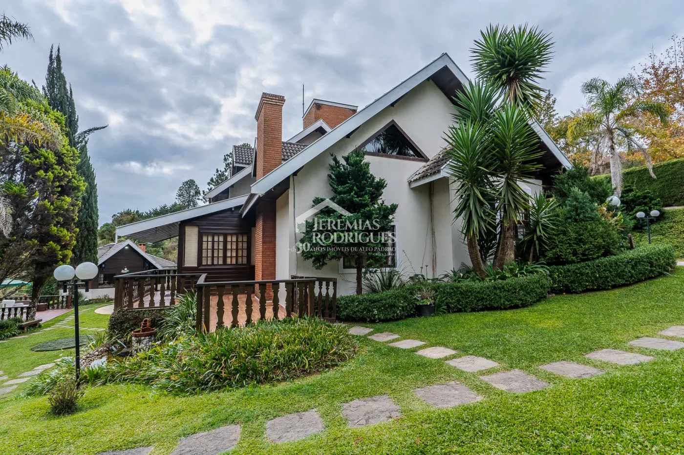 Casa com 4 dormitórios, 450 m² - Atalaia - Campos do Jordão/SP