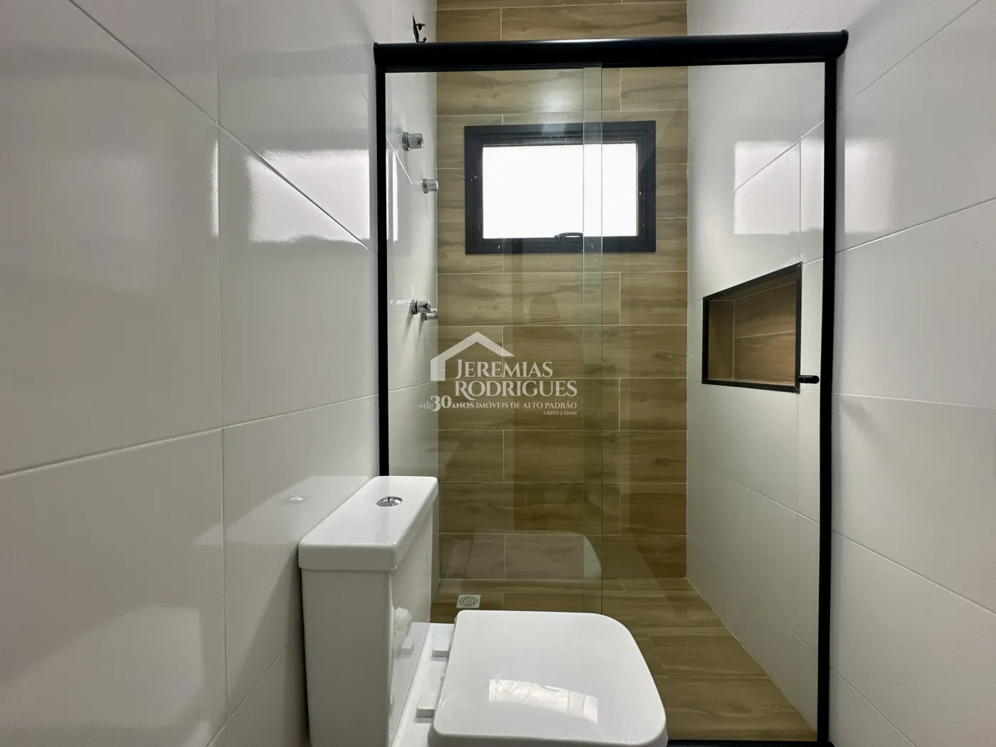 Casa para locação com 3 dormitórios no Condomínio Parque das Araucárias em Tremembé/SP