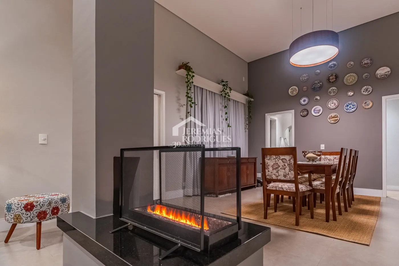 Casa com 4 dormitórios à venda, 330 m² - Parque da Mantiqueira - Santo Antônio do Pinhal/SP