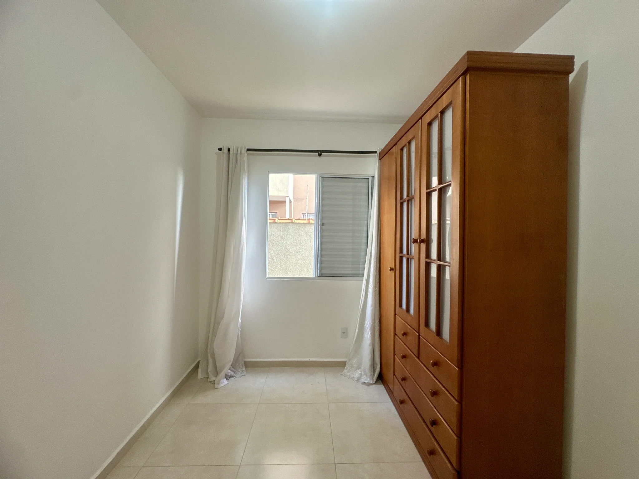 Apartamento com 2 dormitórios, 66m² para locação no Condomínio Village São José em Taubaté/SP