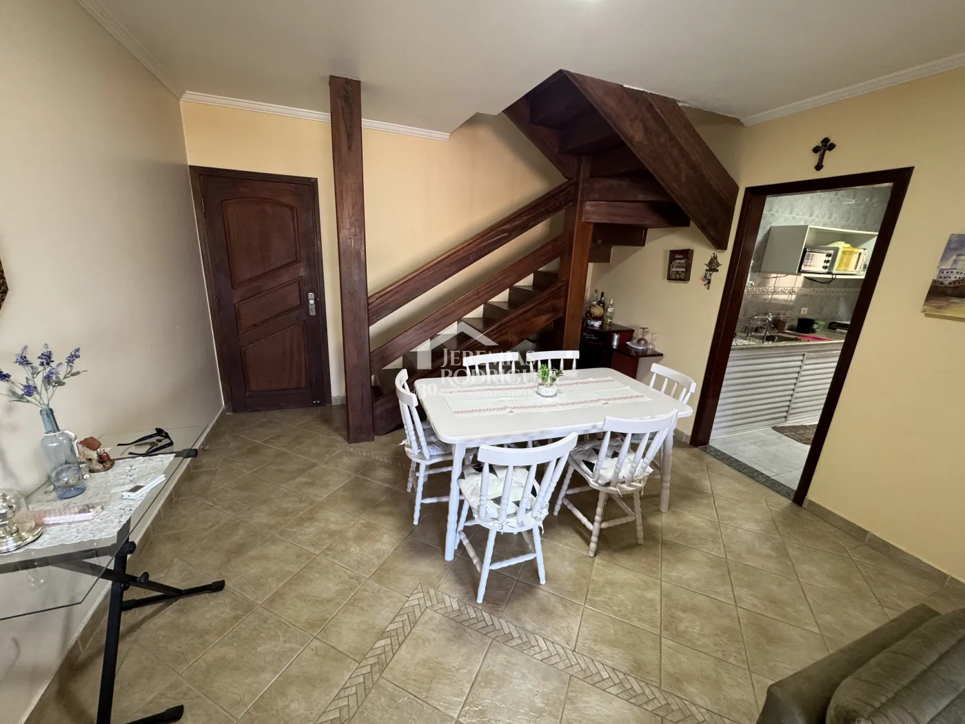 Apartamento à venda com 3 dormitórios, 239 m² no Edifício Pontal da Roca em Ubatuba/SP.