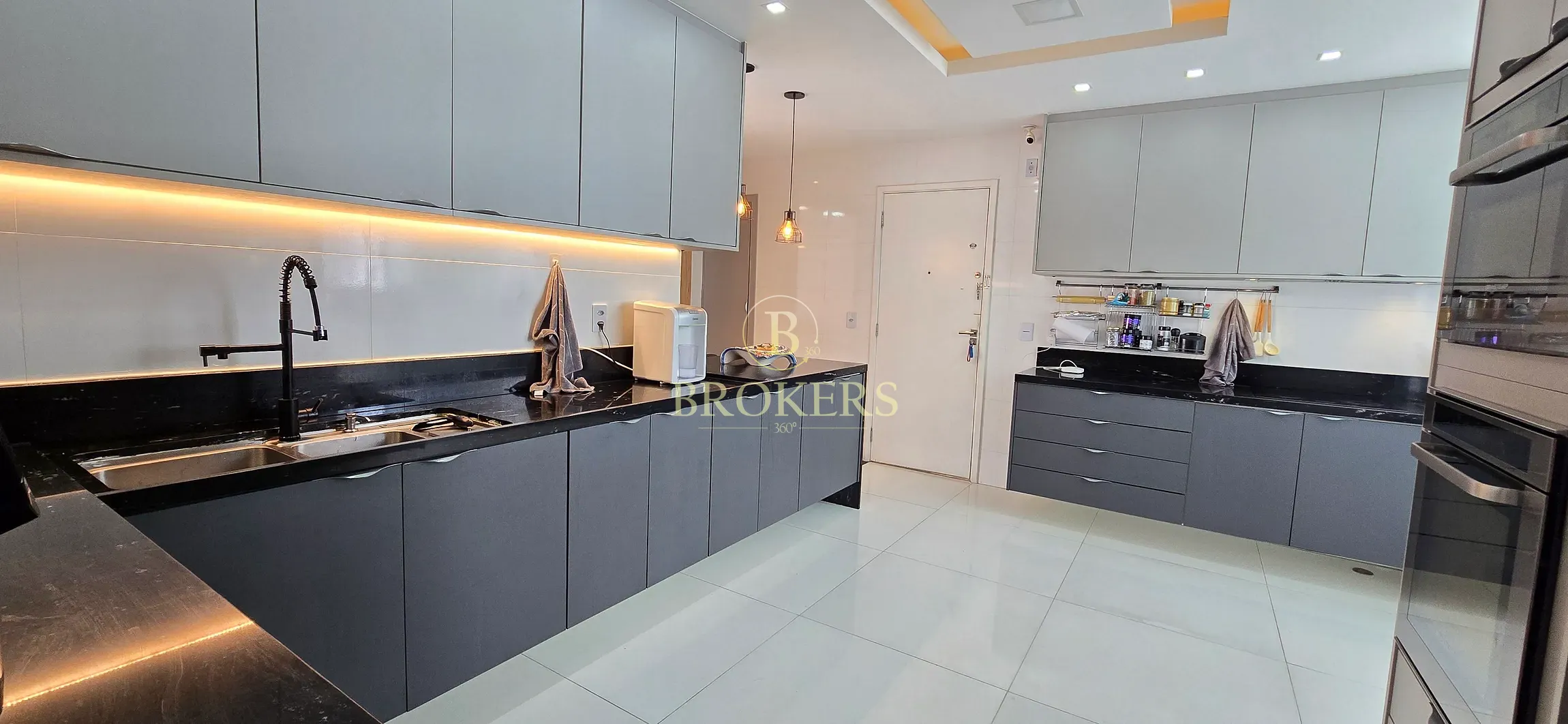 Apartamento espetacular, todo  modernizado à venda na Rua Figueiredo Magalhães, Copacabana, Rio de — foto 37